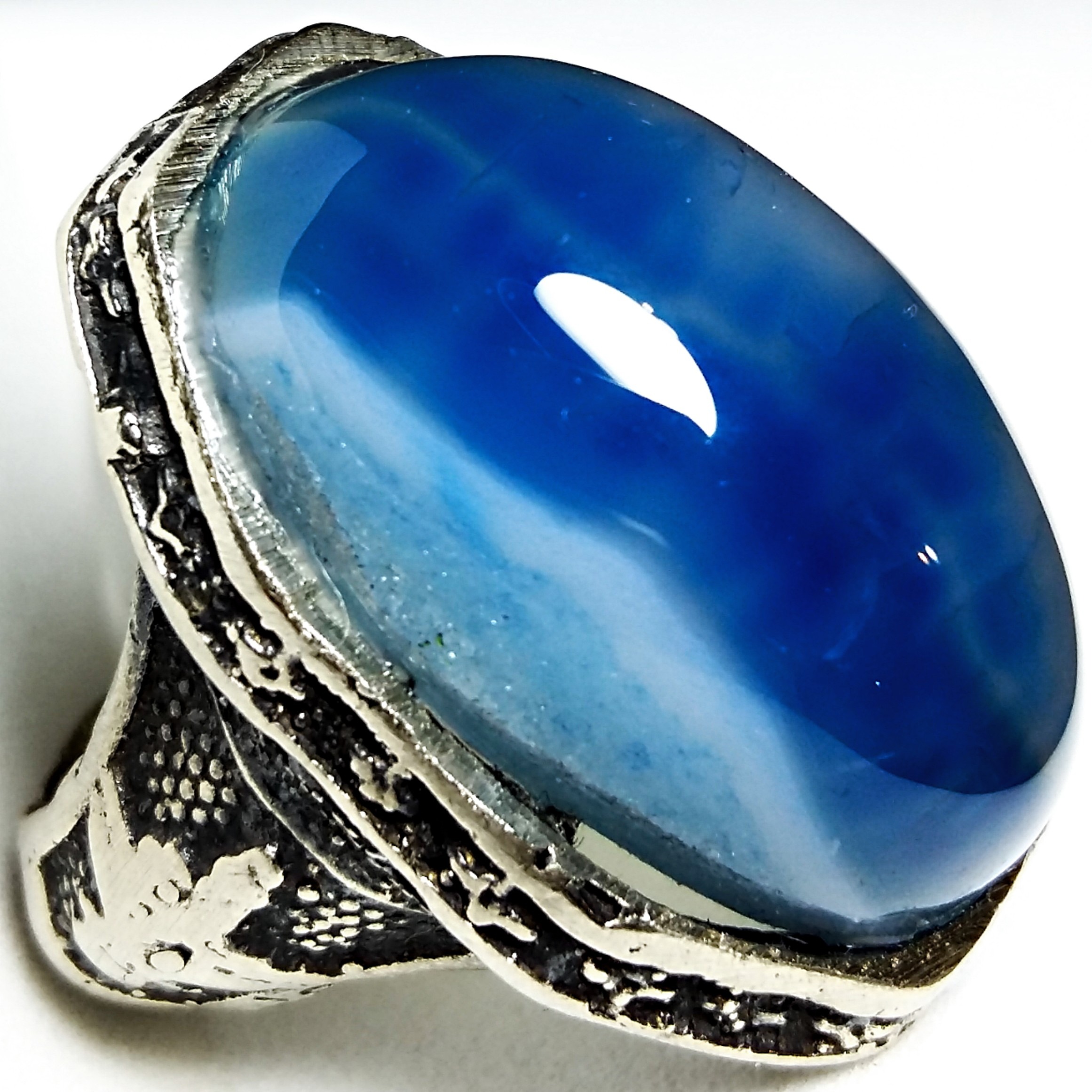 انگشتر سلطنتی فروهر عقیق آبی بزرگ معدنی و زیبا