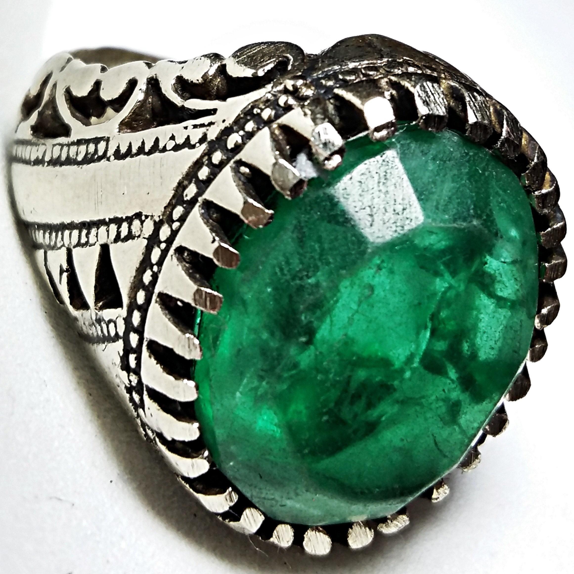 انگشتر آنتیک فاخر زمرد سبز برزیلی معدنی اصیل