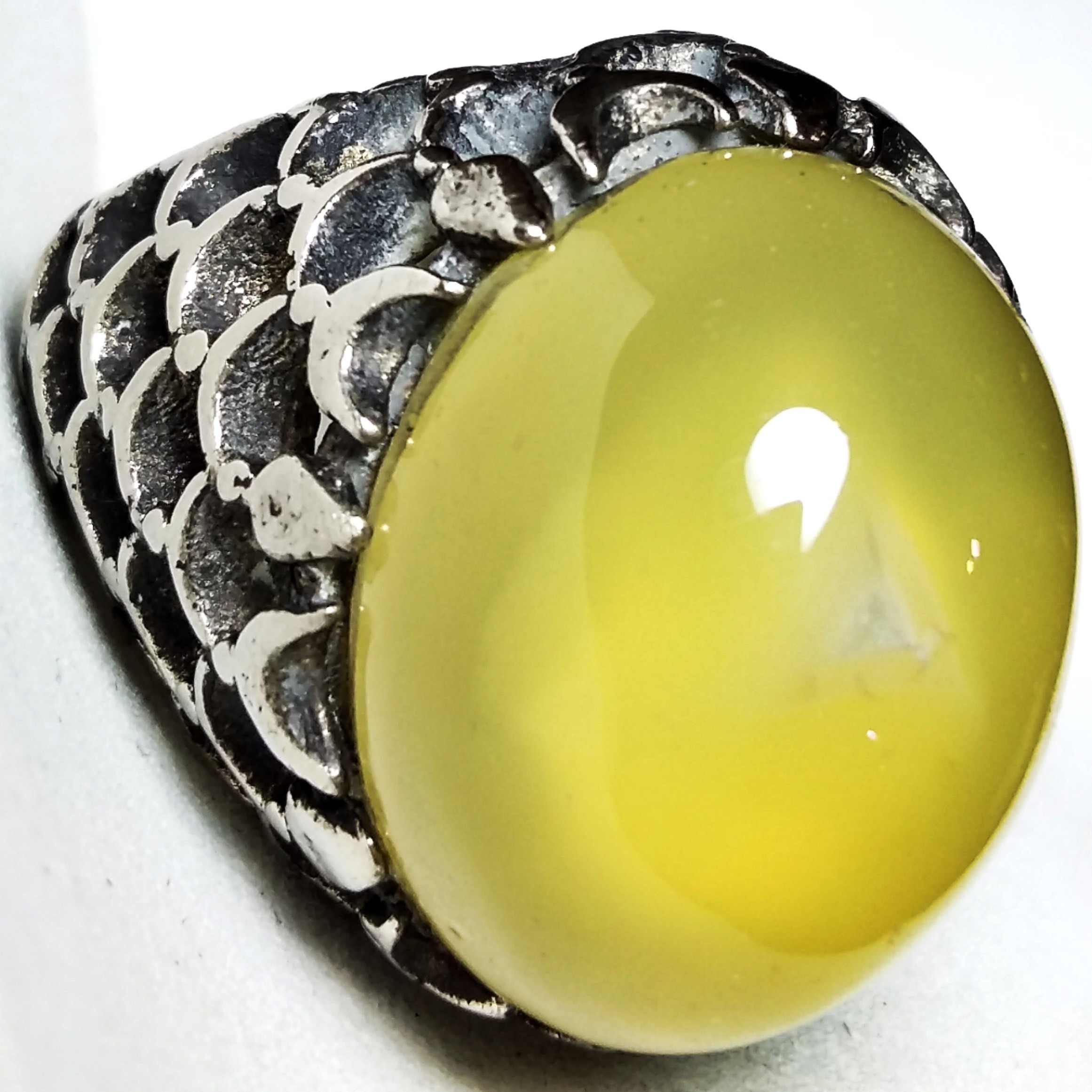 انگشتر پولکی فاخر عقیق زرد شرف الشمس معدنی