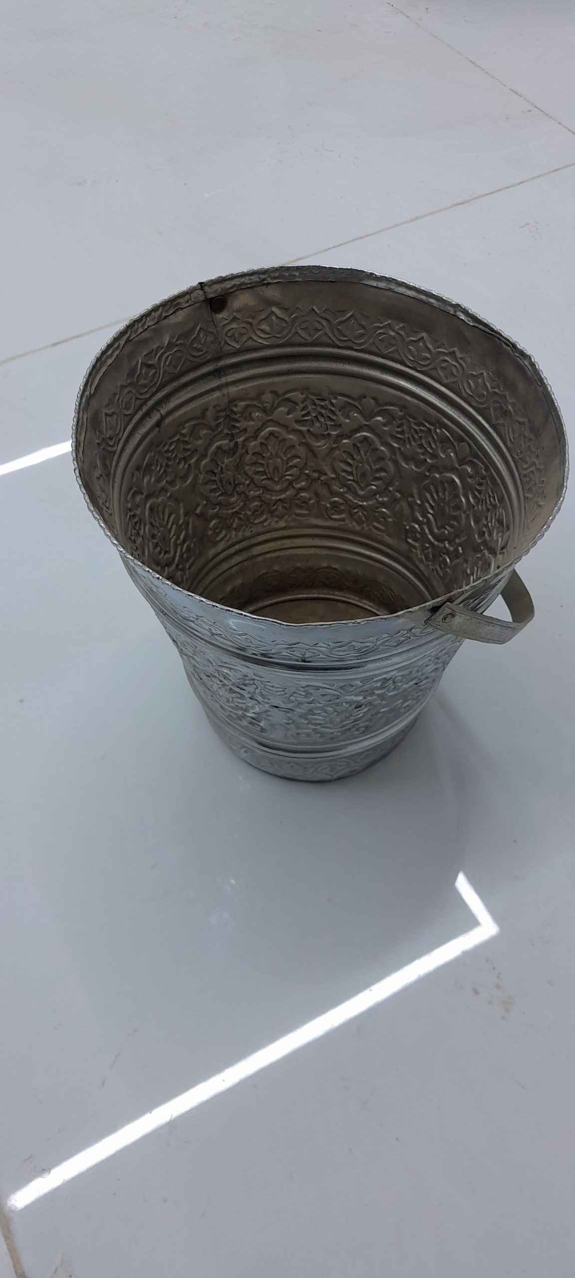 سطل قدیمی کارشده