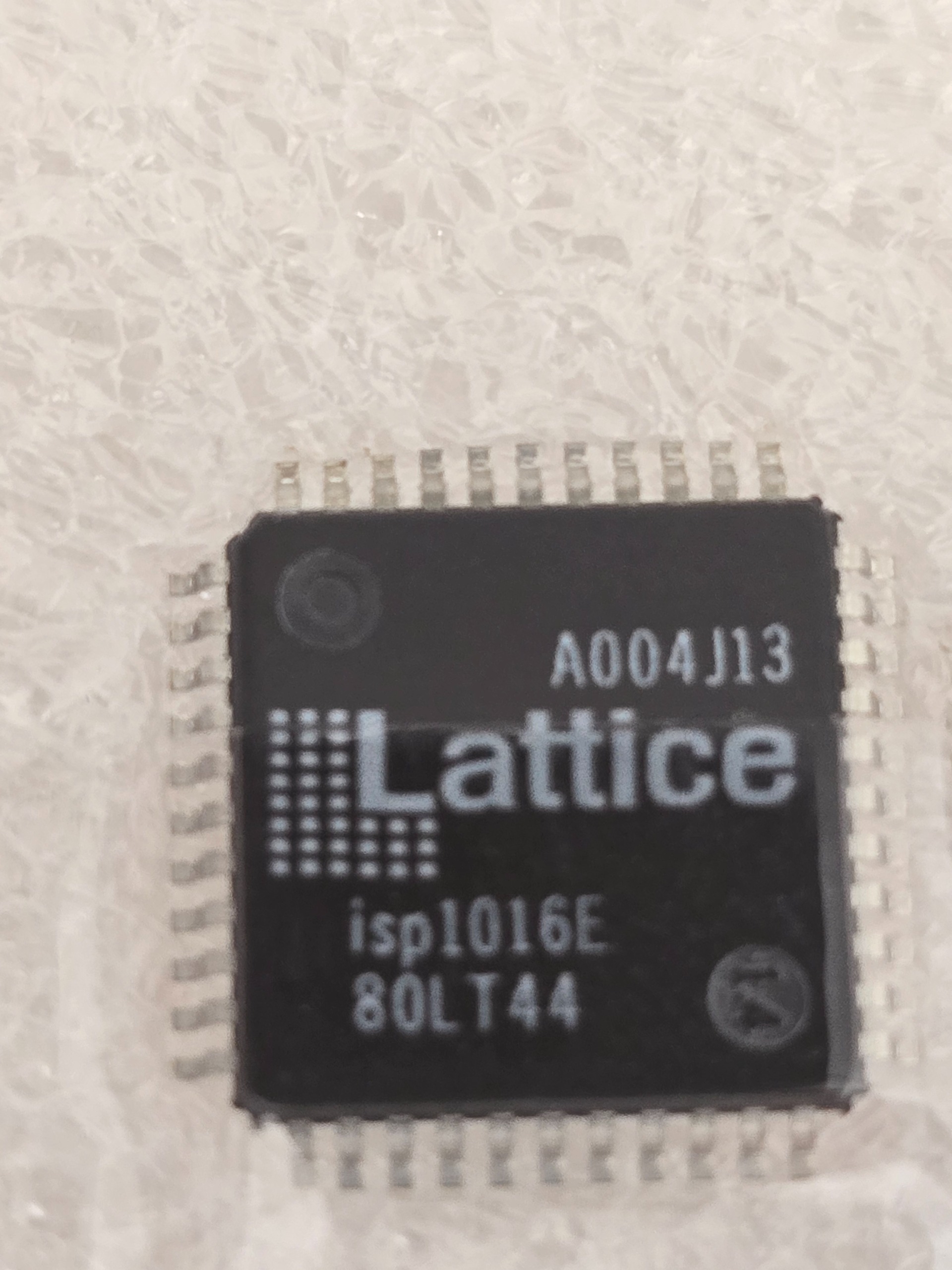 آی سی ISP1016E-80LT44 ISP1016E- ISP1016 QFP44