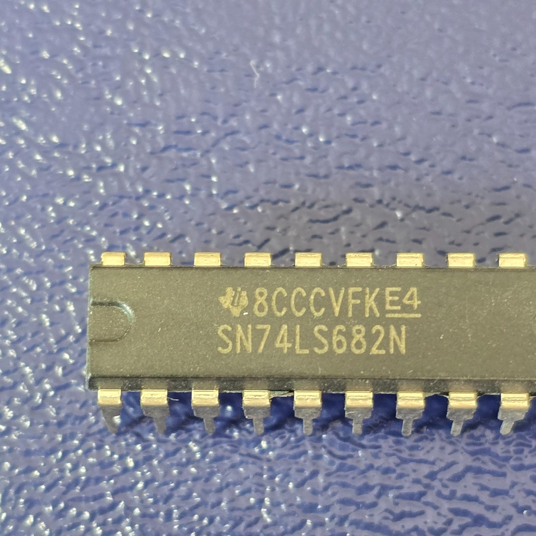 آی سی اورجینال SN74ALS682N 74ALS682 74682 DIP