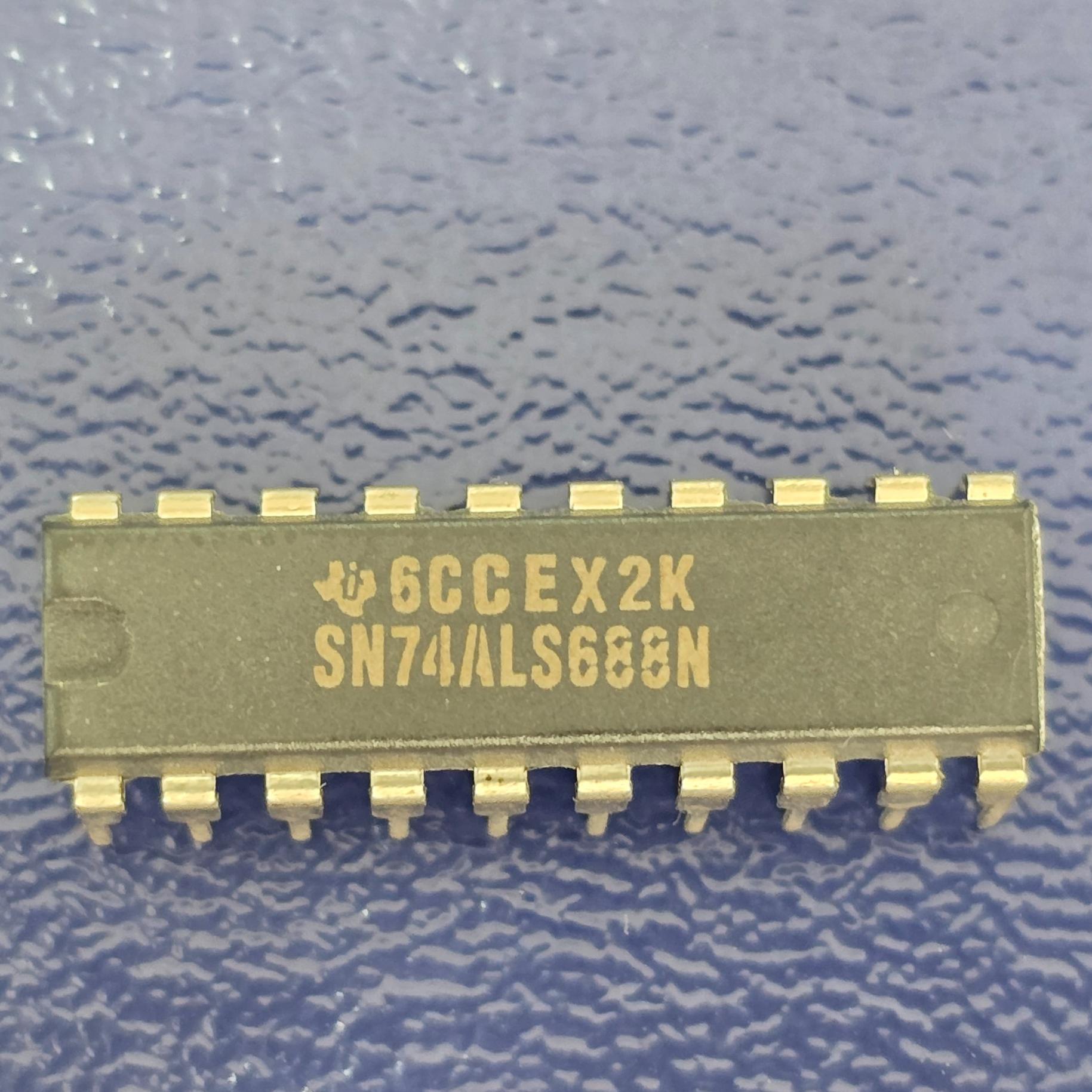 آی سی اورجینال SN74ALS688N 74ALS688 74688 DIP