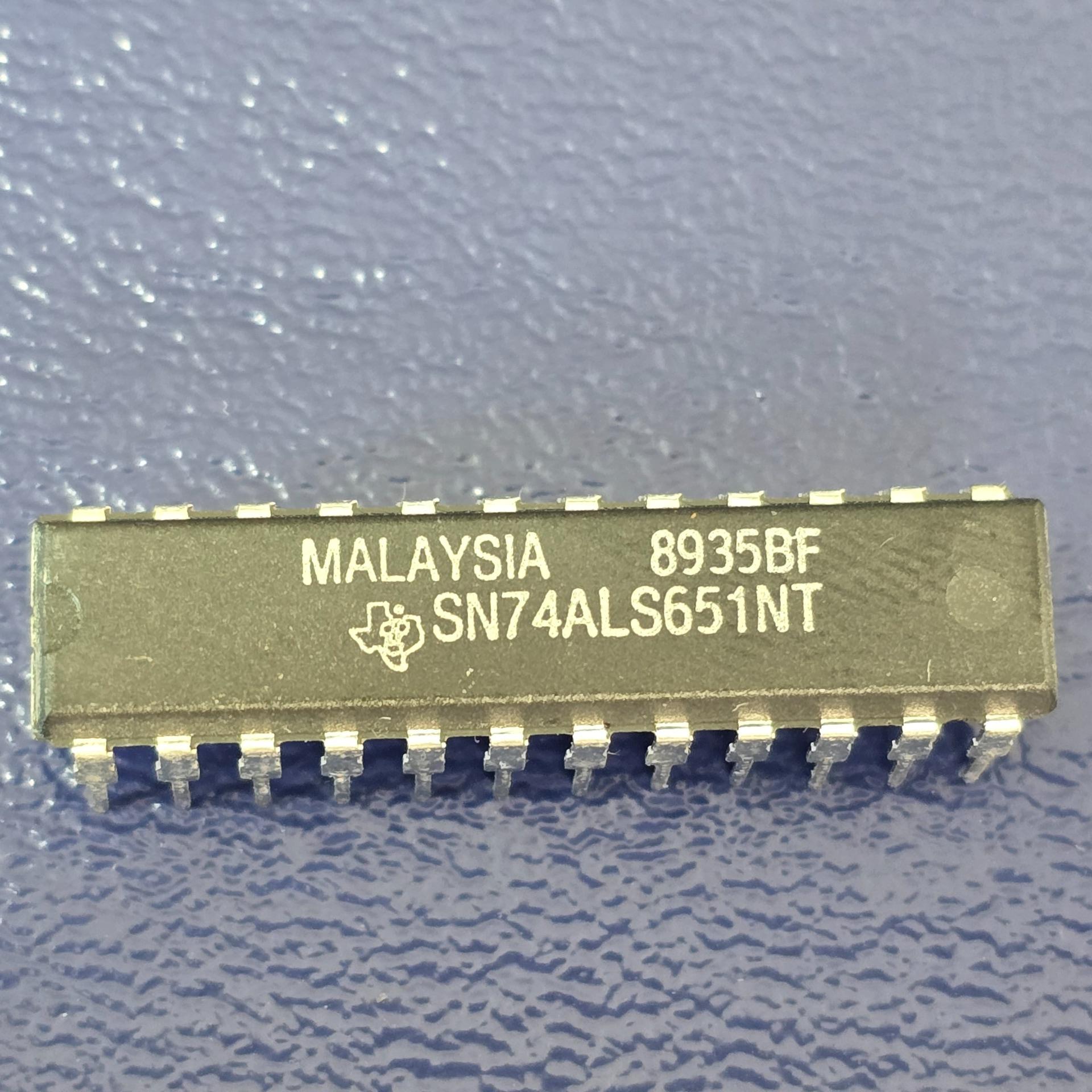 آی سی اورجینال SN74ALS651NT 74ALS651 74651 DIP