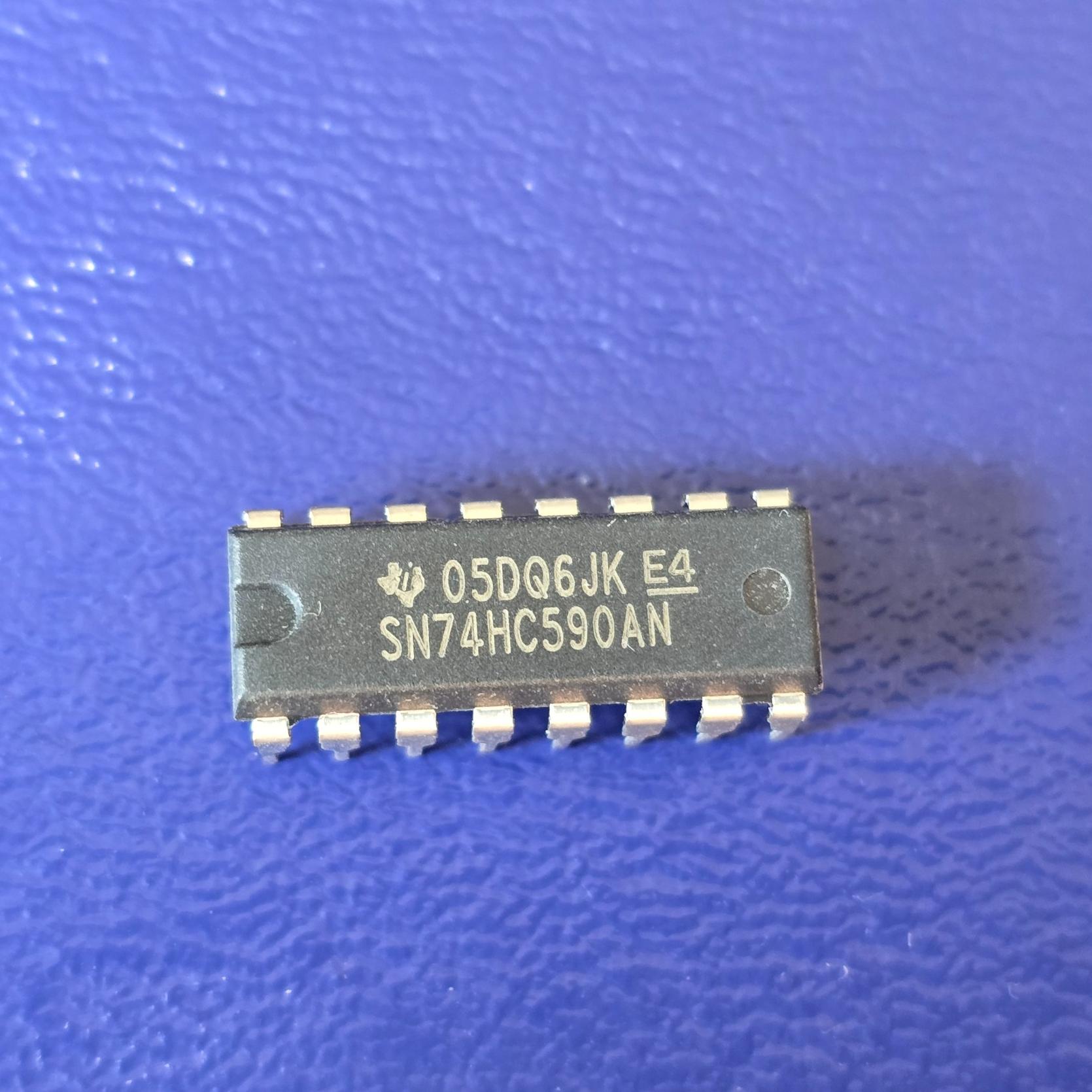 آی سی اورجینال SN74HC590AN 74HC590 74590 DIP