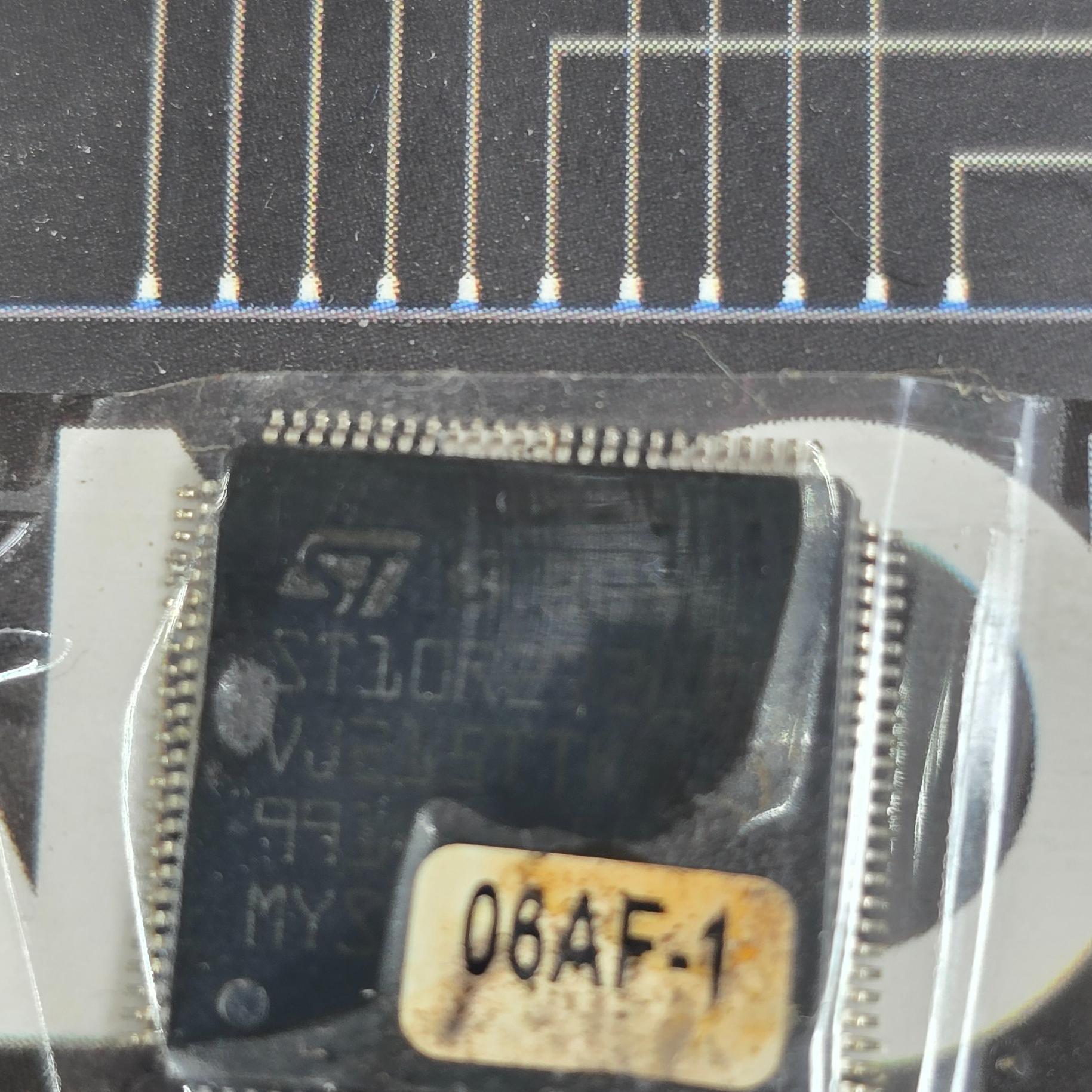 ST10R272 MCU 16BIT ROMLESS PLCC