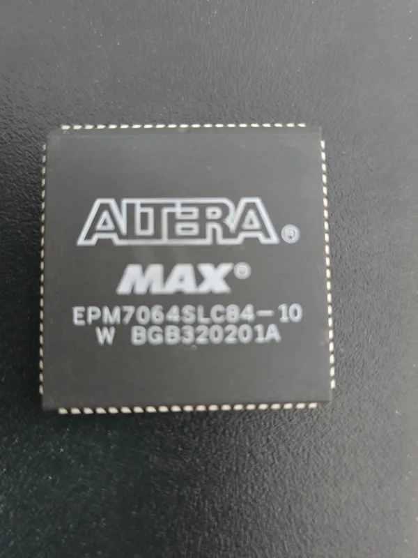 اورجینال EPM7064SLC84-10 EPM7064SLC84 EPM7064 7064
