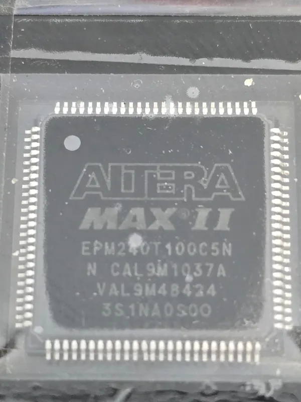 تراشه قابل برنامه ریزی  EPM240T100C5N TQFP-100