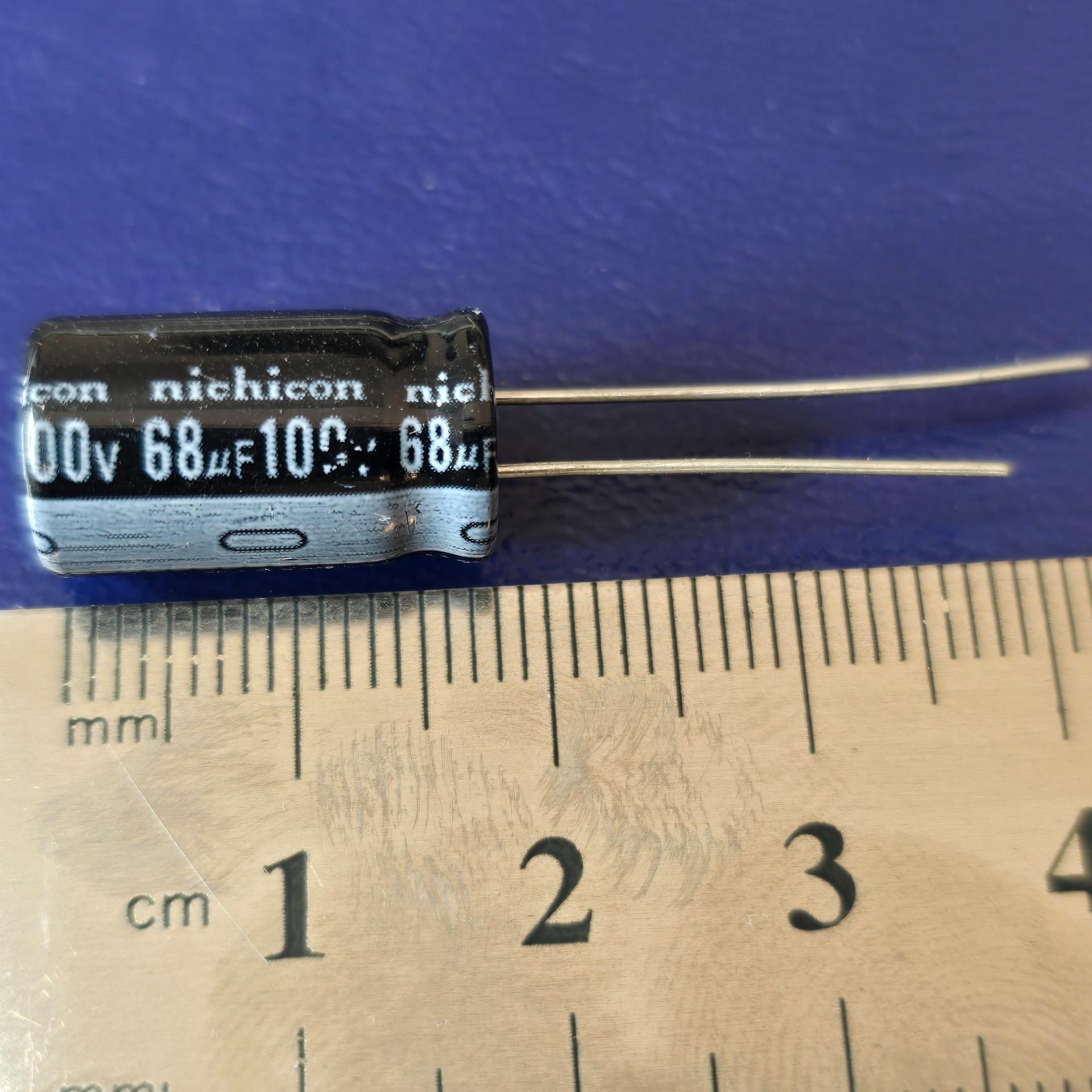بسته دو عددی خازن 68 میکرو فاراد 100 ولت 68uF 100V