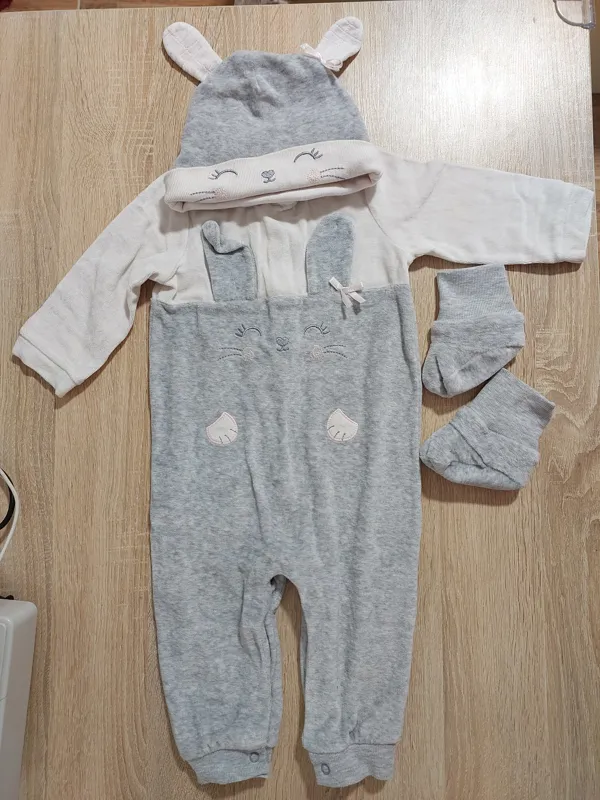 سرهمی برند ایندیگو به همراه کلاه و پاپوش