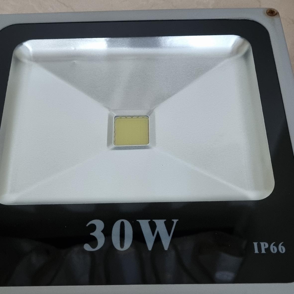 پروژکتور 30 وات تی لایت