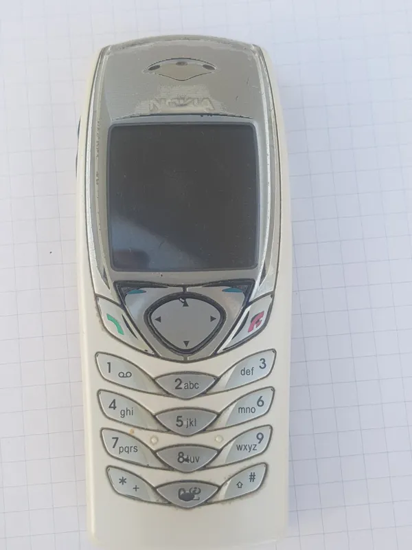 نوکیا 6100 NOKIA خراب طبق توضیحات