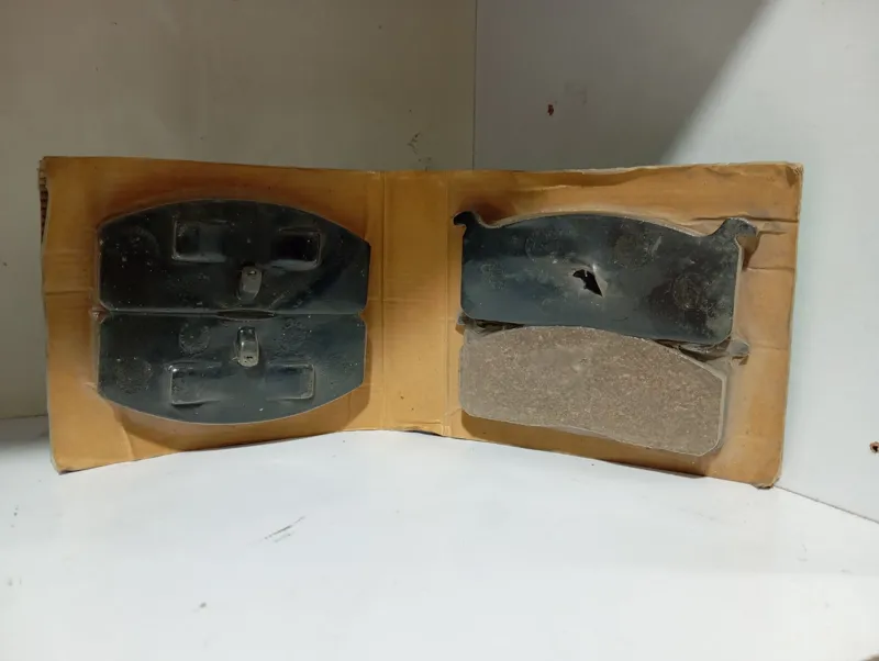 لنت جلو تویوتا وانت 1983