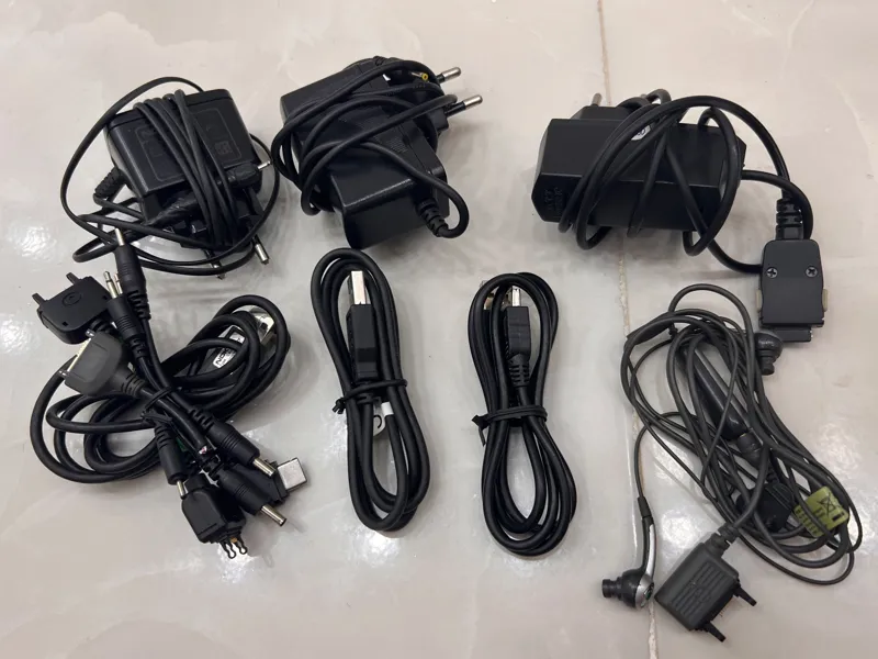 مجموعه شارژر و کابل موبایلی