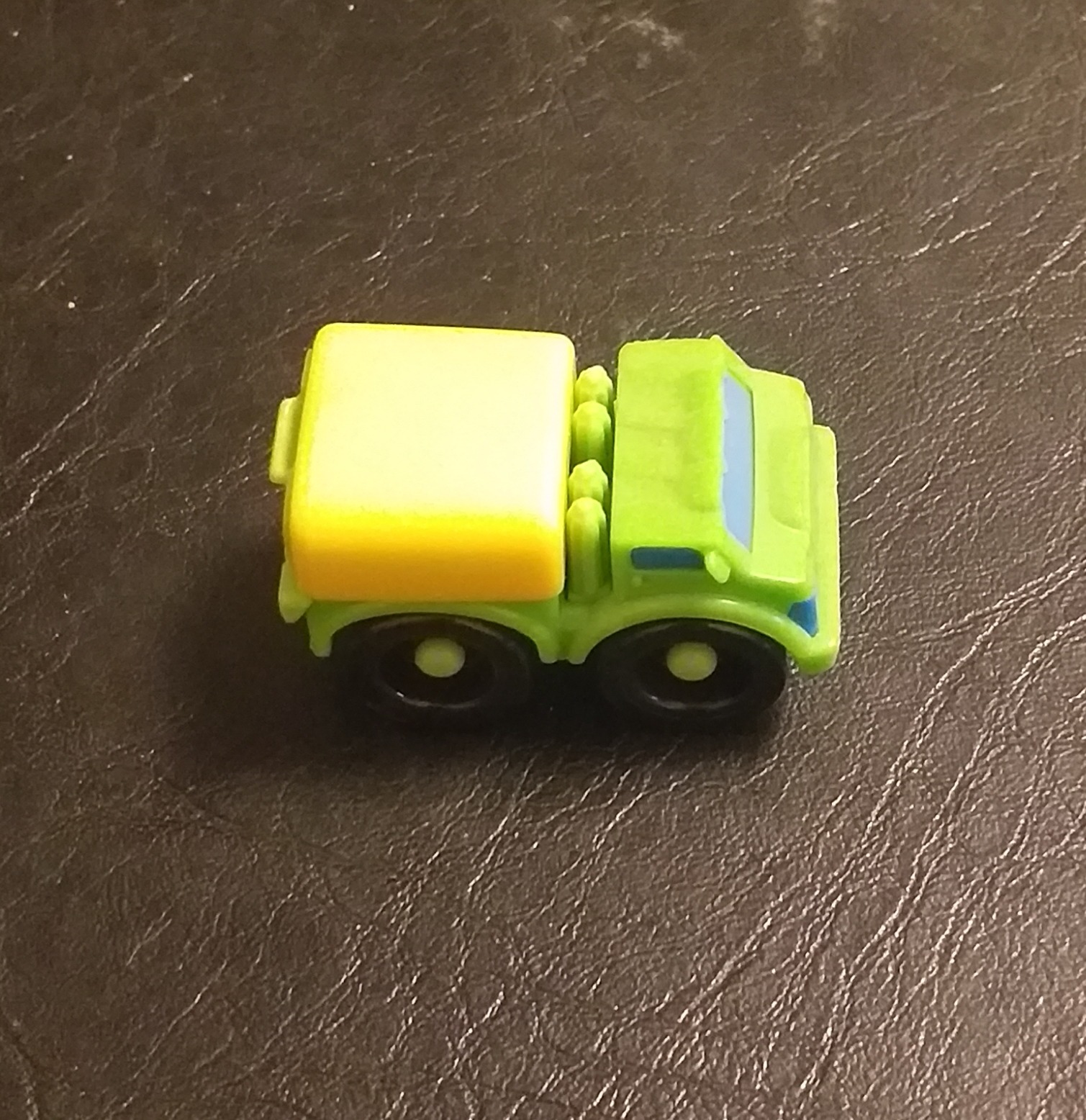 اسباب بازی تخم مرغ شانسی قدیمی