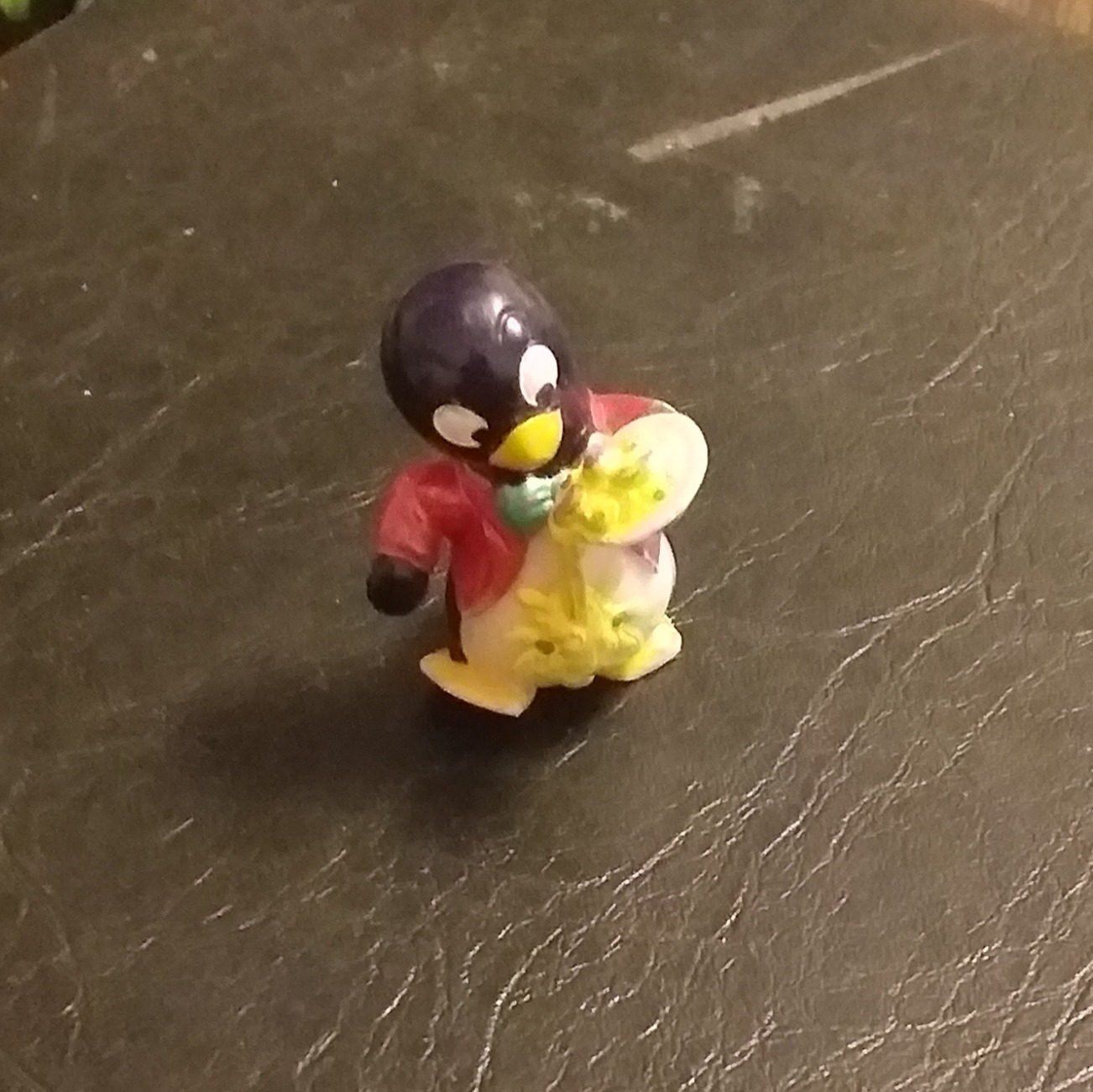 اسباب بازی تخم مرغ شانسی کیندر