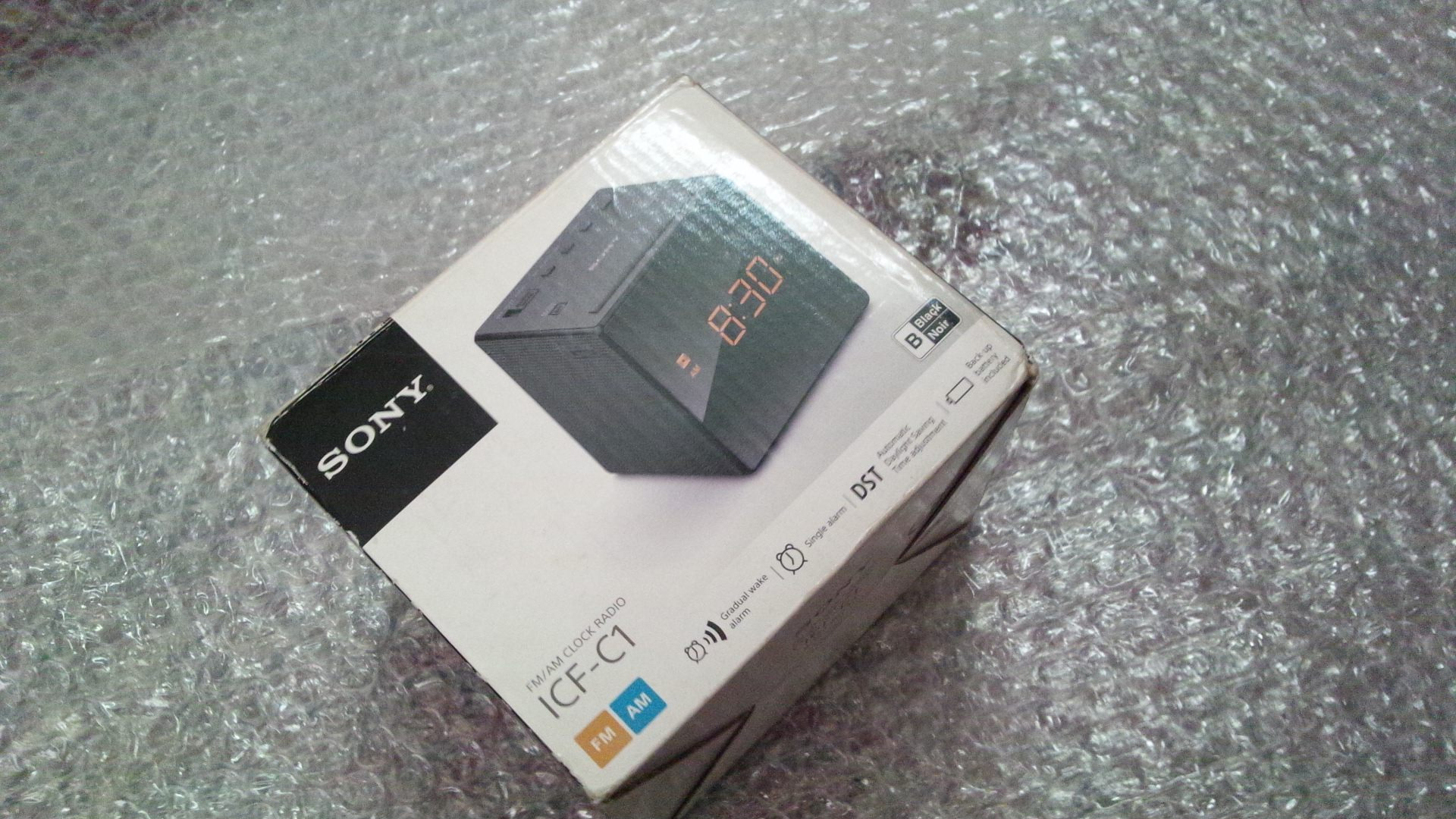 رادیوساعت سونی lcf-c1 با جعبه - معیوب
