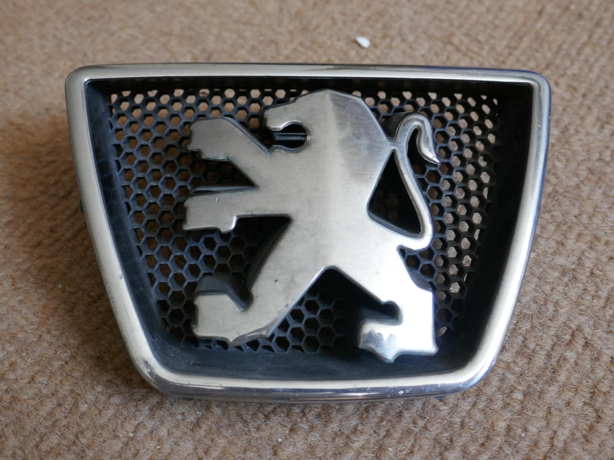 آرم جلوپنجره پژو 206 و 405 اصلی PEUGEOT