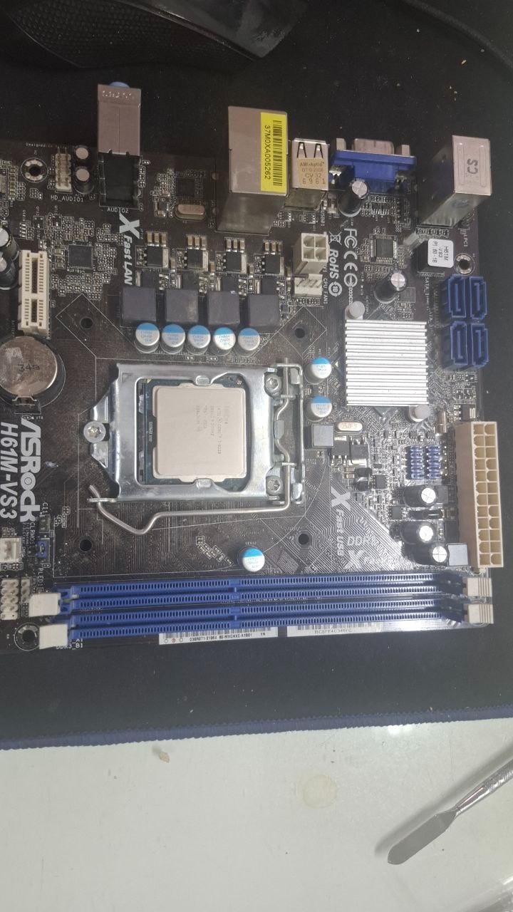  Asrock h61m-vs3 همراه با cpu i3-3220