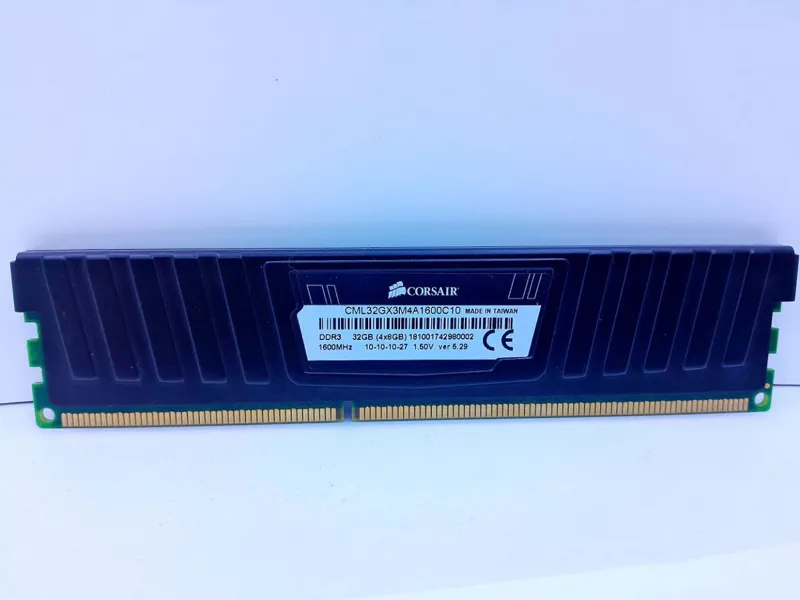 رم کامپیوتر 8GB DDR3 کورسیر ونجنس 1600 مگاهرتز