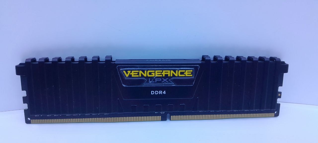 رم کامپیوتر Corsair 8GB Vengeance LPX DDR4 3000Mhz