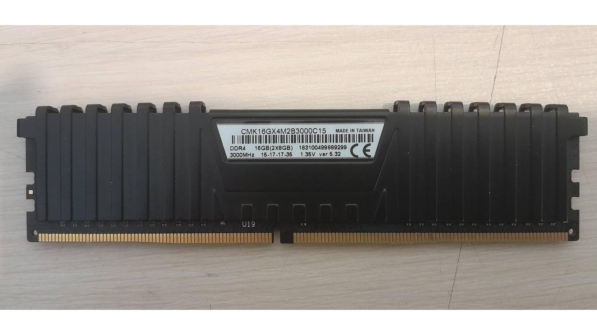 رم کامپیوتر 8GB DDR4 باس 3000 مارک کورسیر