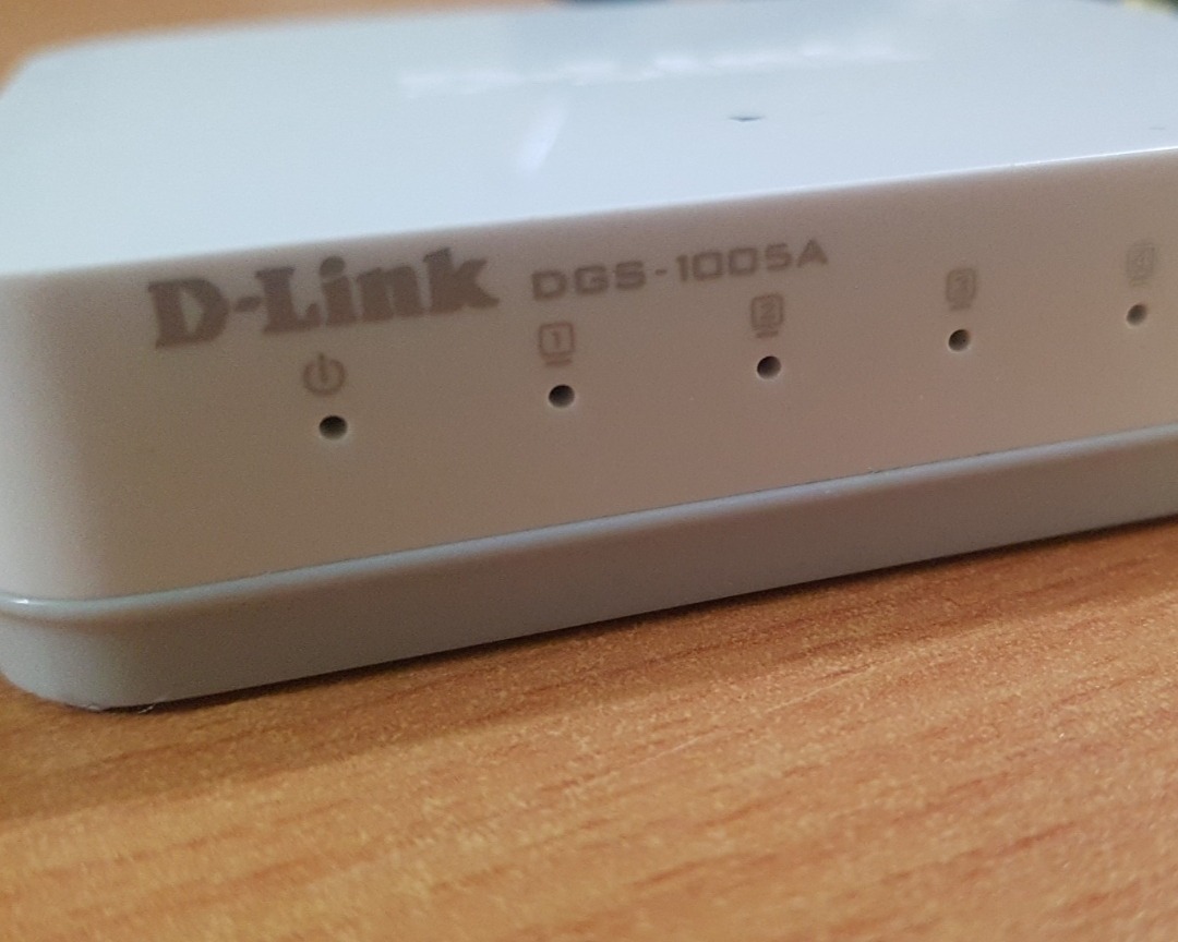سوئیچ5پورت گیگا پرسرعتD-LINkمدل DGS-1005A