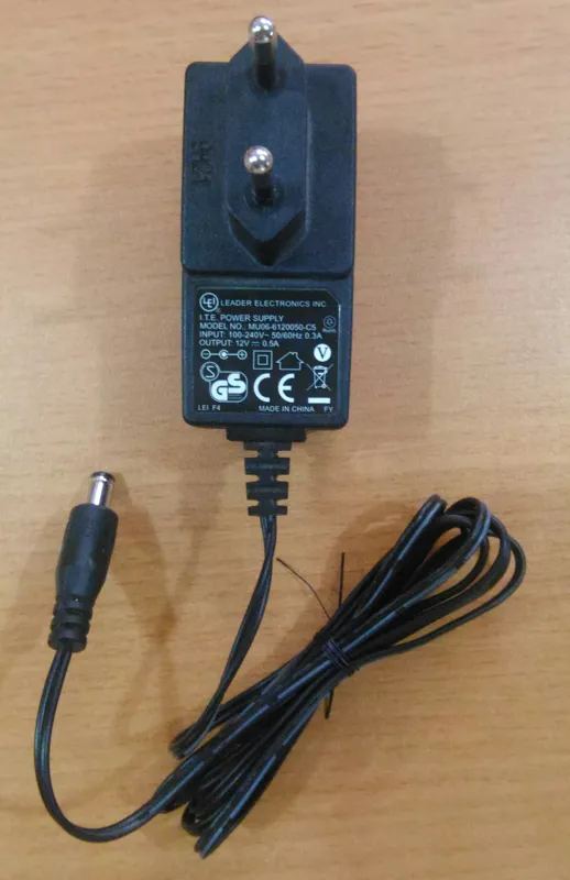 آداپتور با کیفیت و اورجینال 12 ولت . 500 میلی آمپر