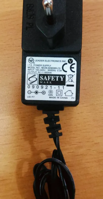 آداپتور اورجینال 9 ولت . 850 میلی آمپر