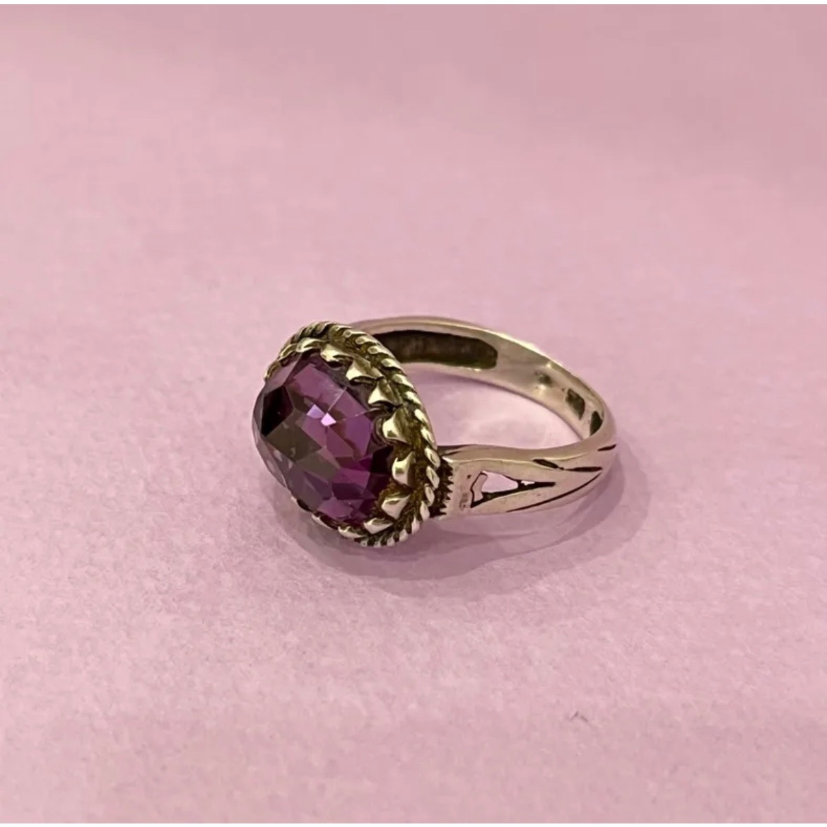 انگشتر امیتیست اصلی