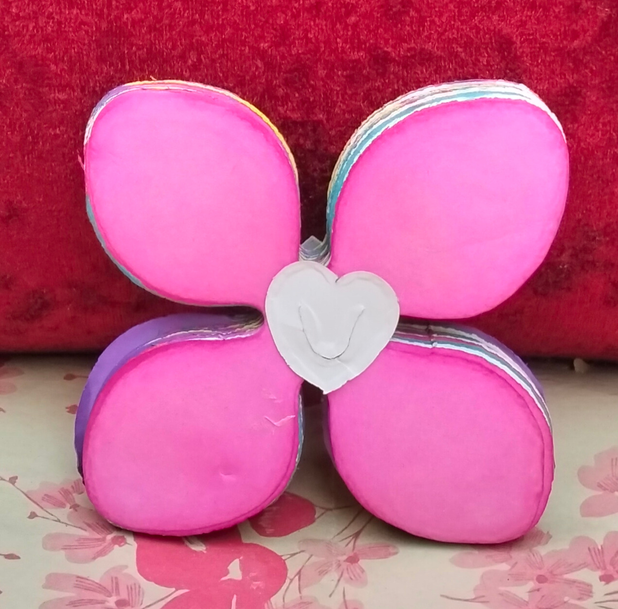 کاغذ تزئینی گلبرگ آکبند دهه 60