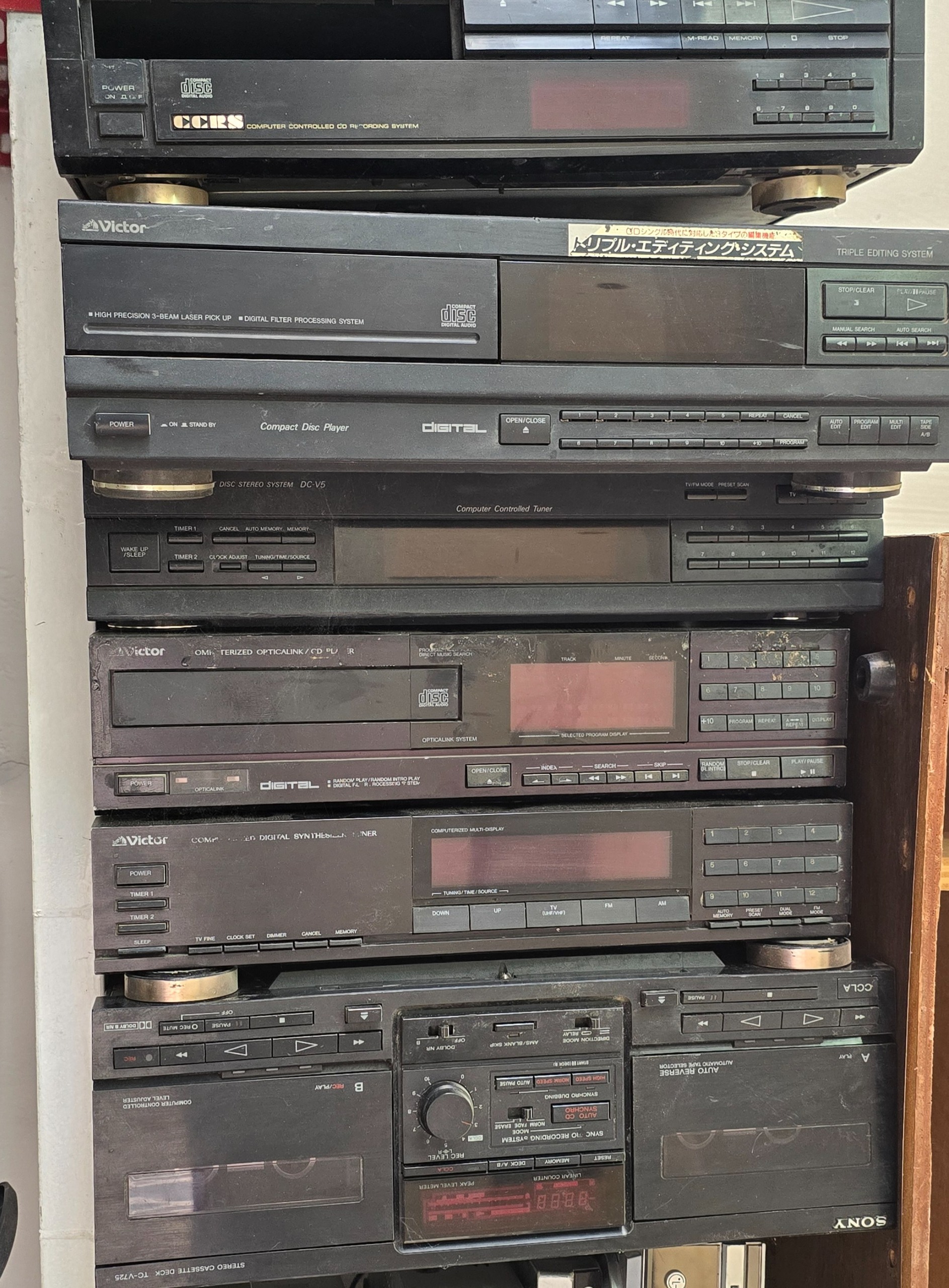 طبقات ضبط ویکتور و سونی