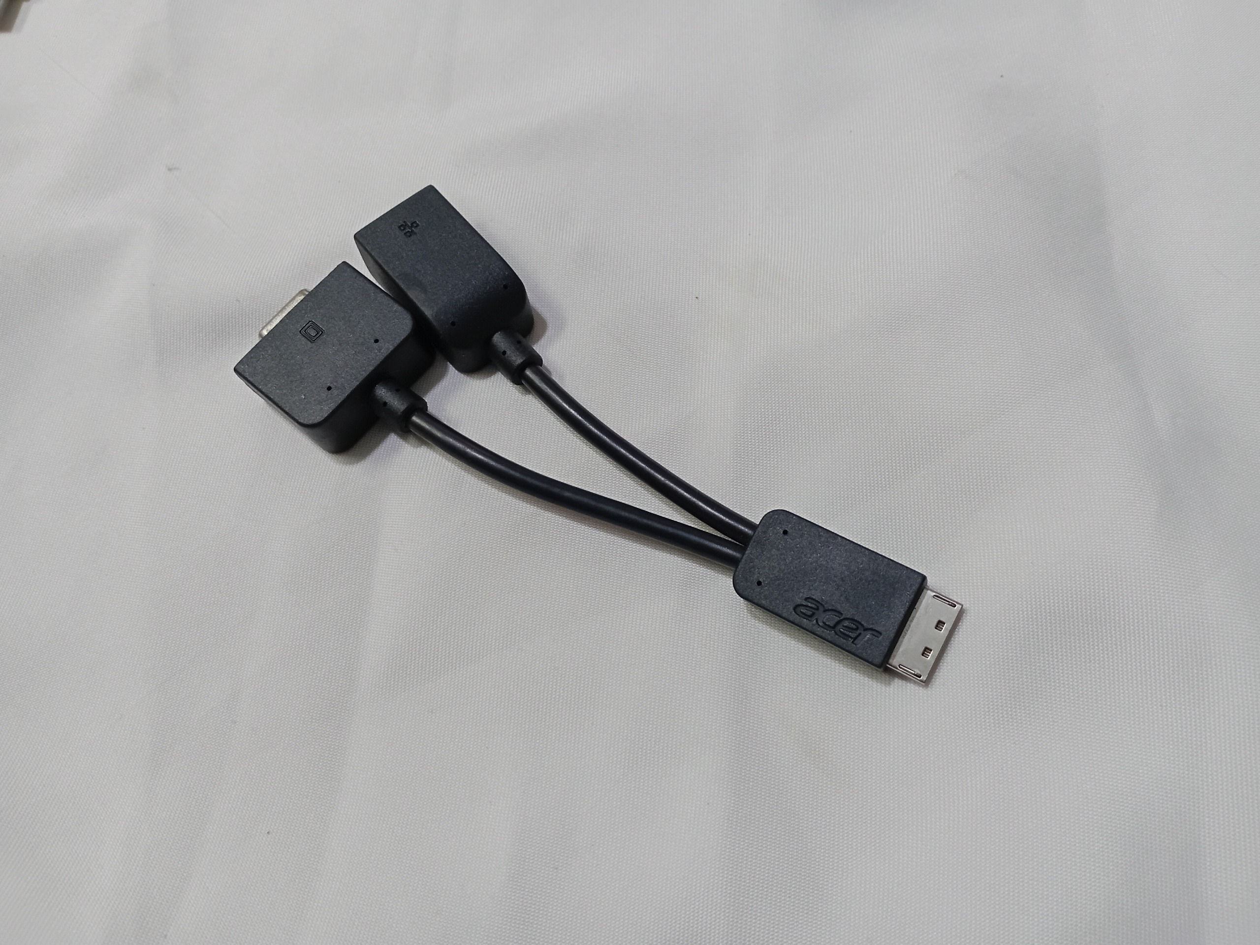 کابل تبدیل VGA و LAN لپ تاپی ایسر