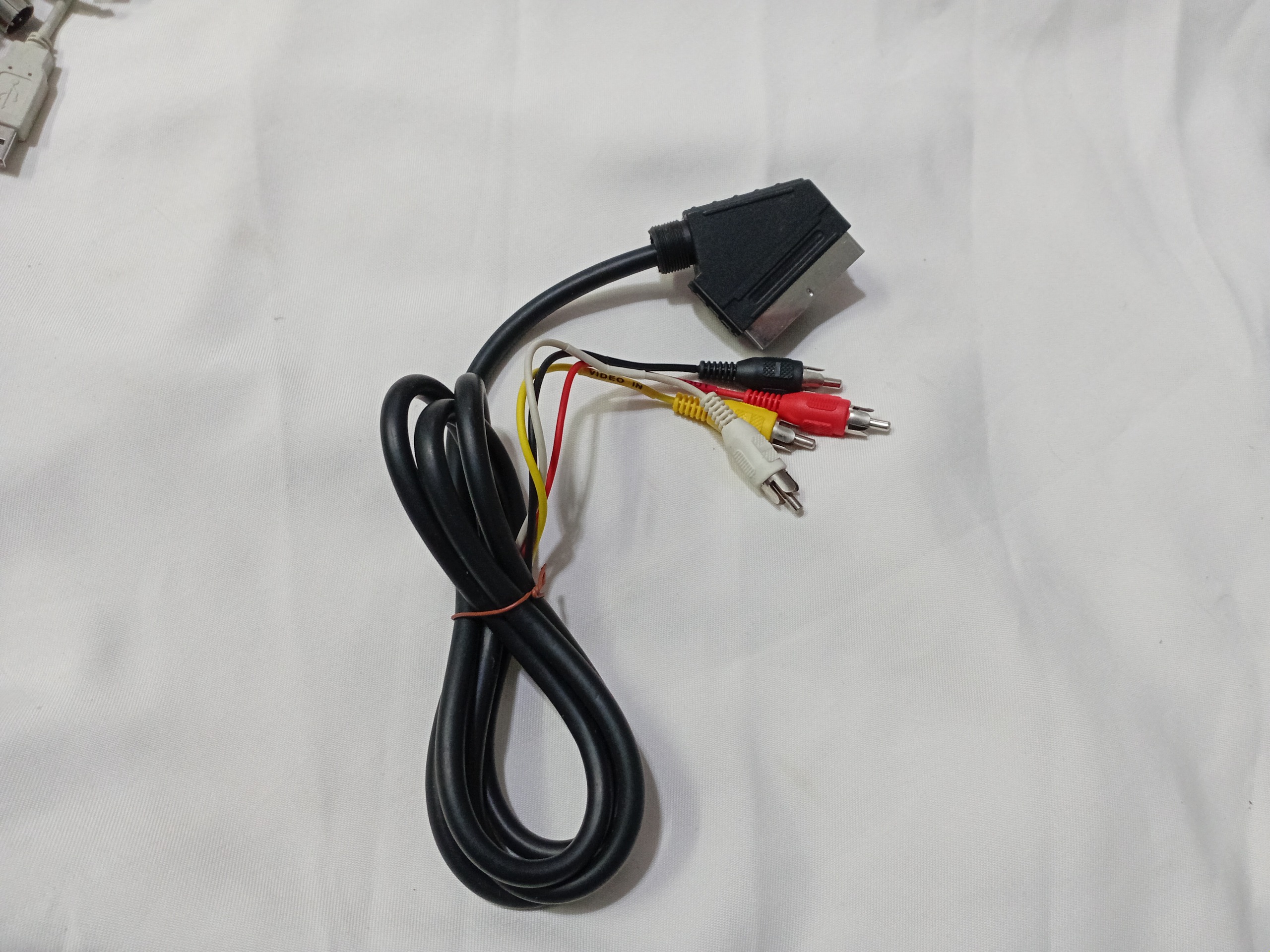 کابل اسکارت به AV