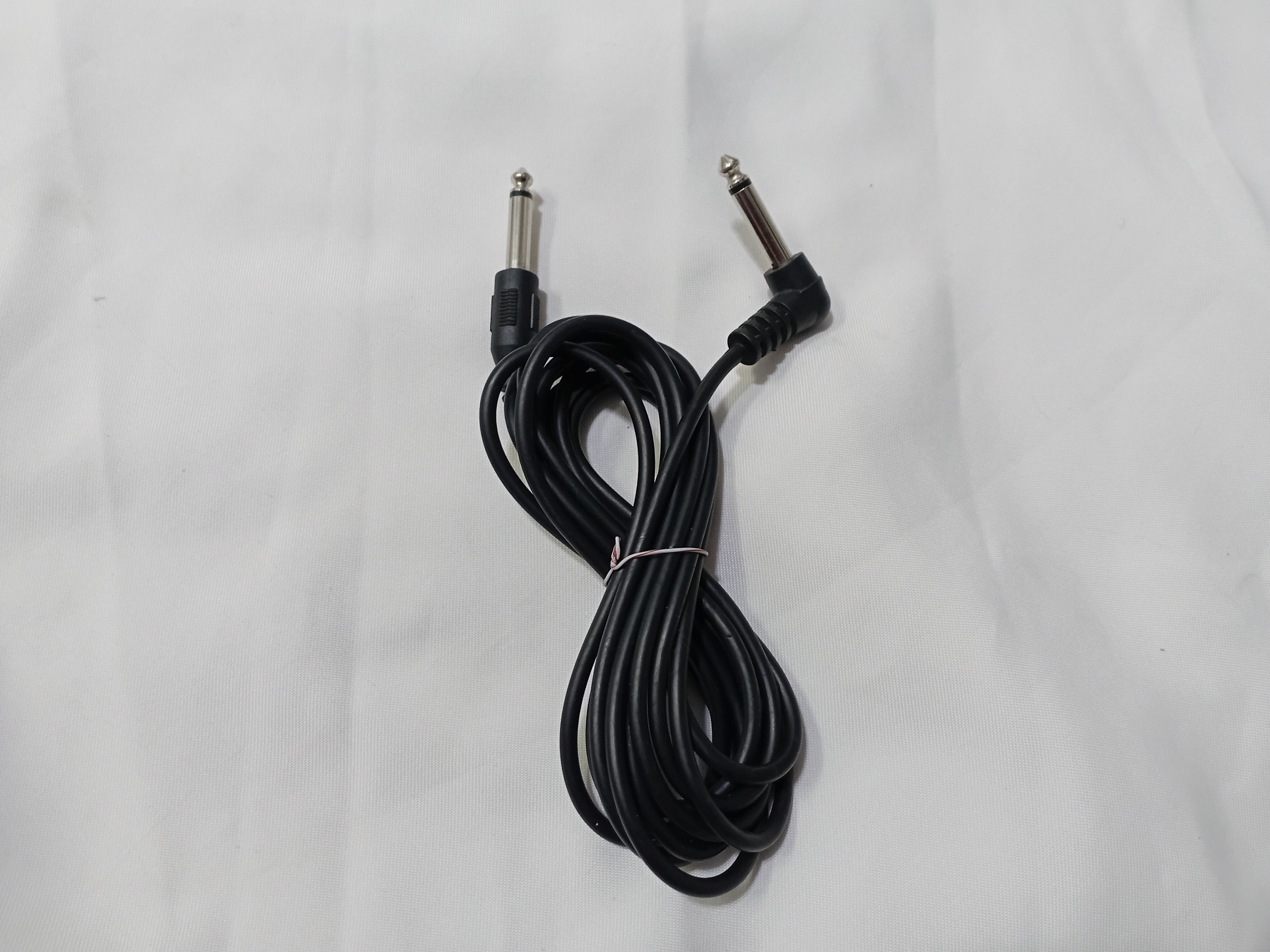 کابل گیتار سالم و تست شده