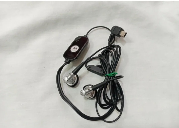 هندزفری اصلی کلکسیونی گوشی موتورولا مدل V3