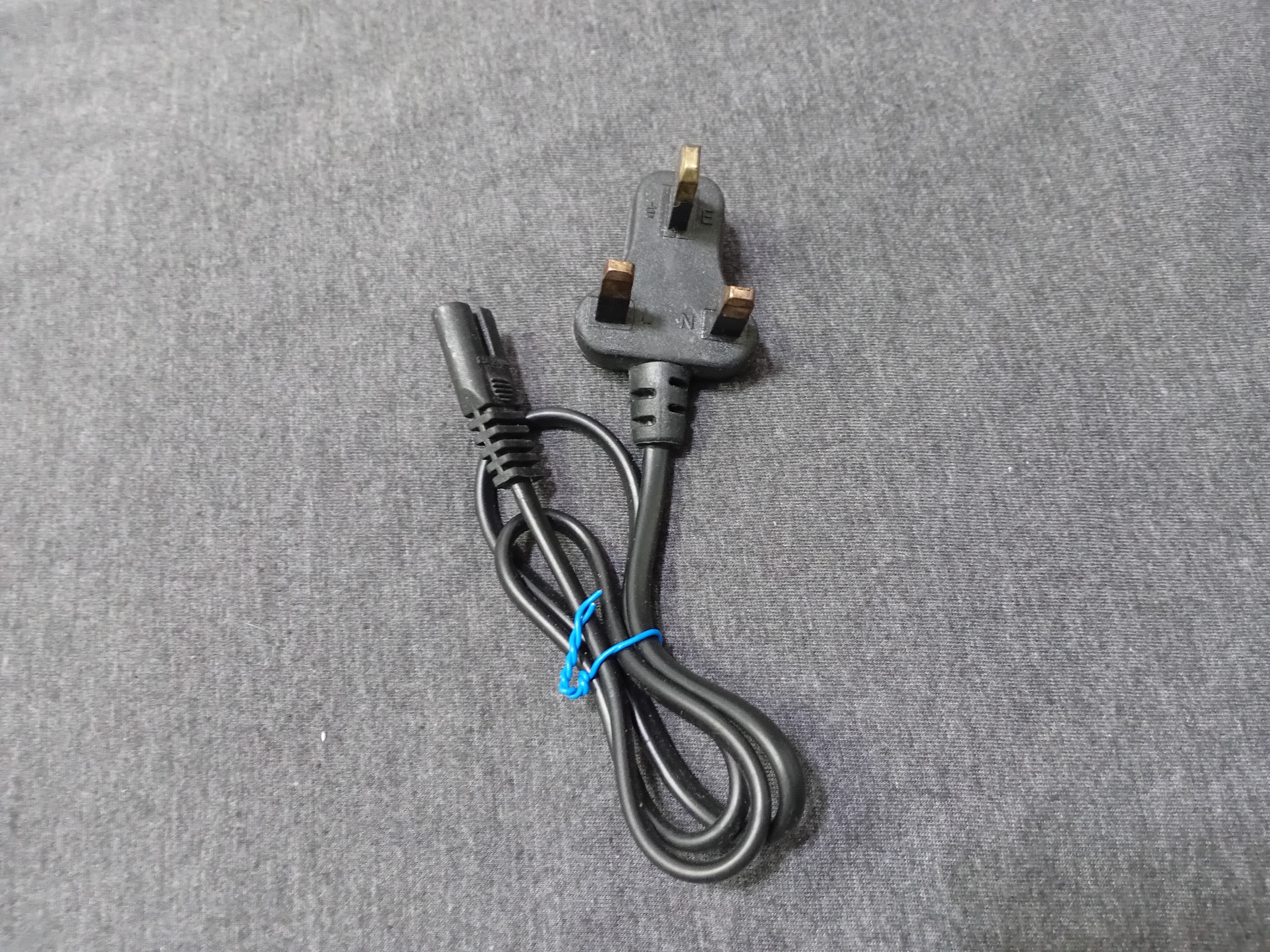 کابل برق 3 پین فیش دوچاک