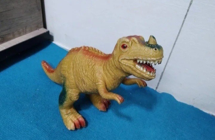 اکشن فیگور اصلی دایناسور سالم کلکسیونی