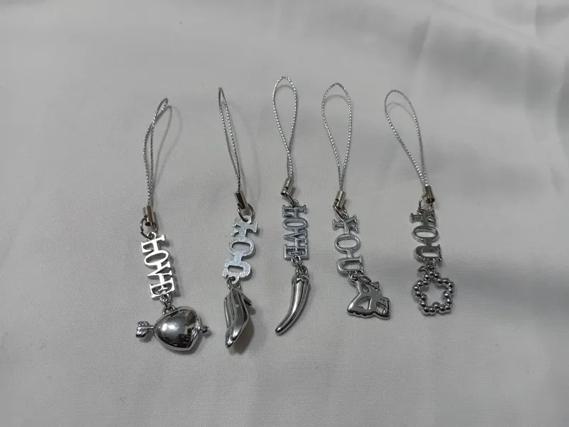 تعداد 5 عدد آویز گوشی موبایل قدیمی کلکسیونی