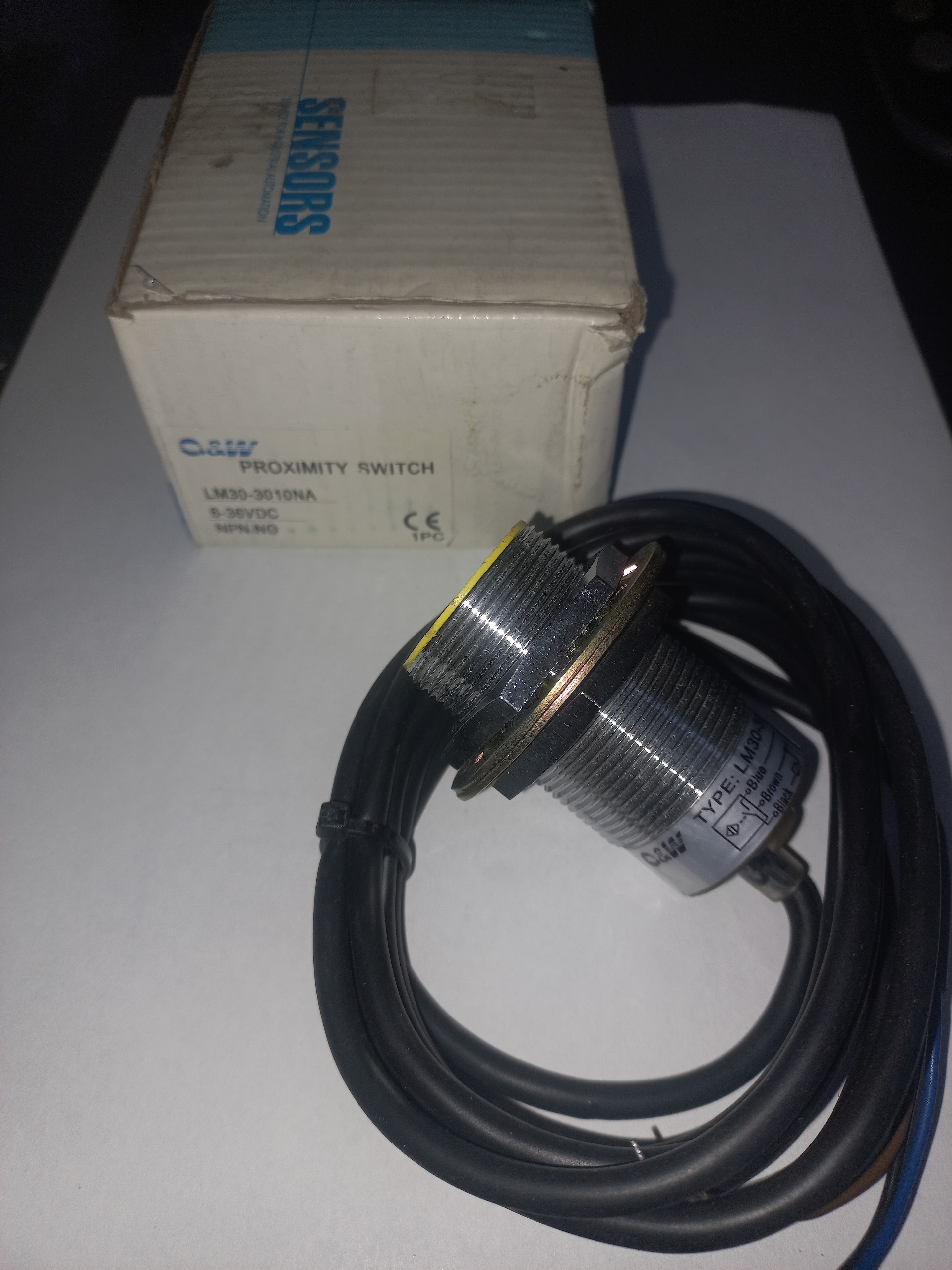 سنسور القایی پروکسیمیتی برند QW مدل LM30