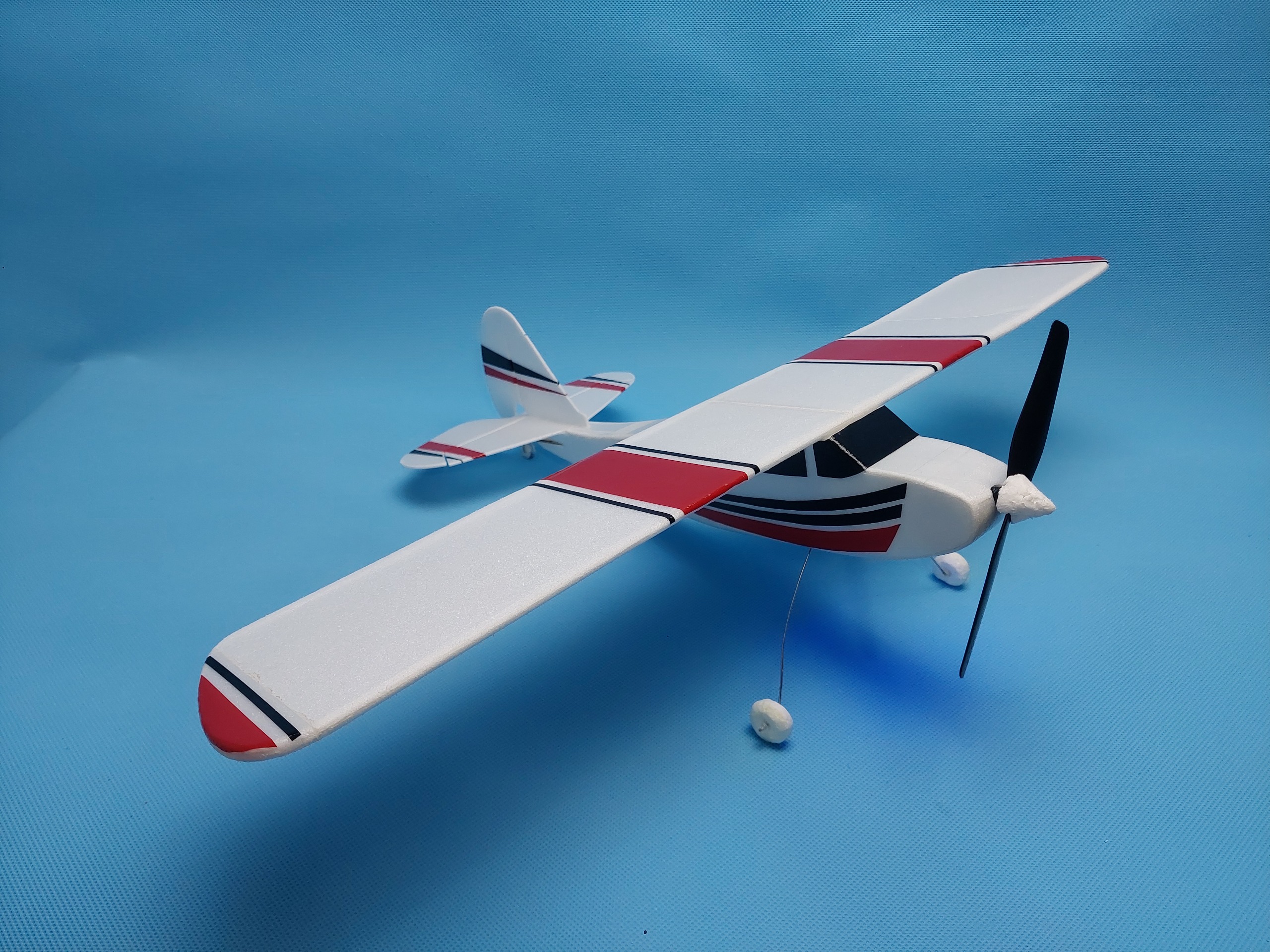 هواپیما کنترلی دستساز، 3 کاناله