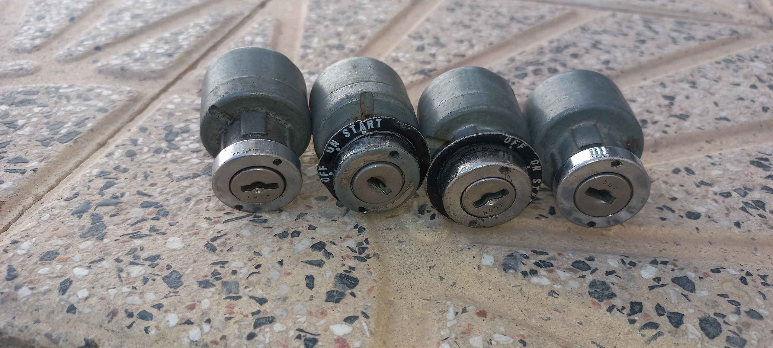 سوئیچ موتور نیسان وانت