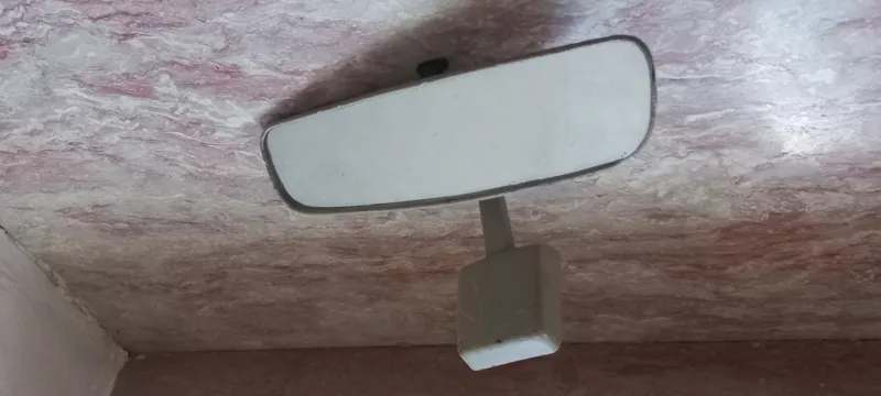 آینه داخل کابین خودرو