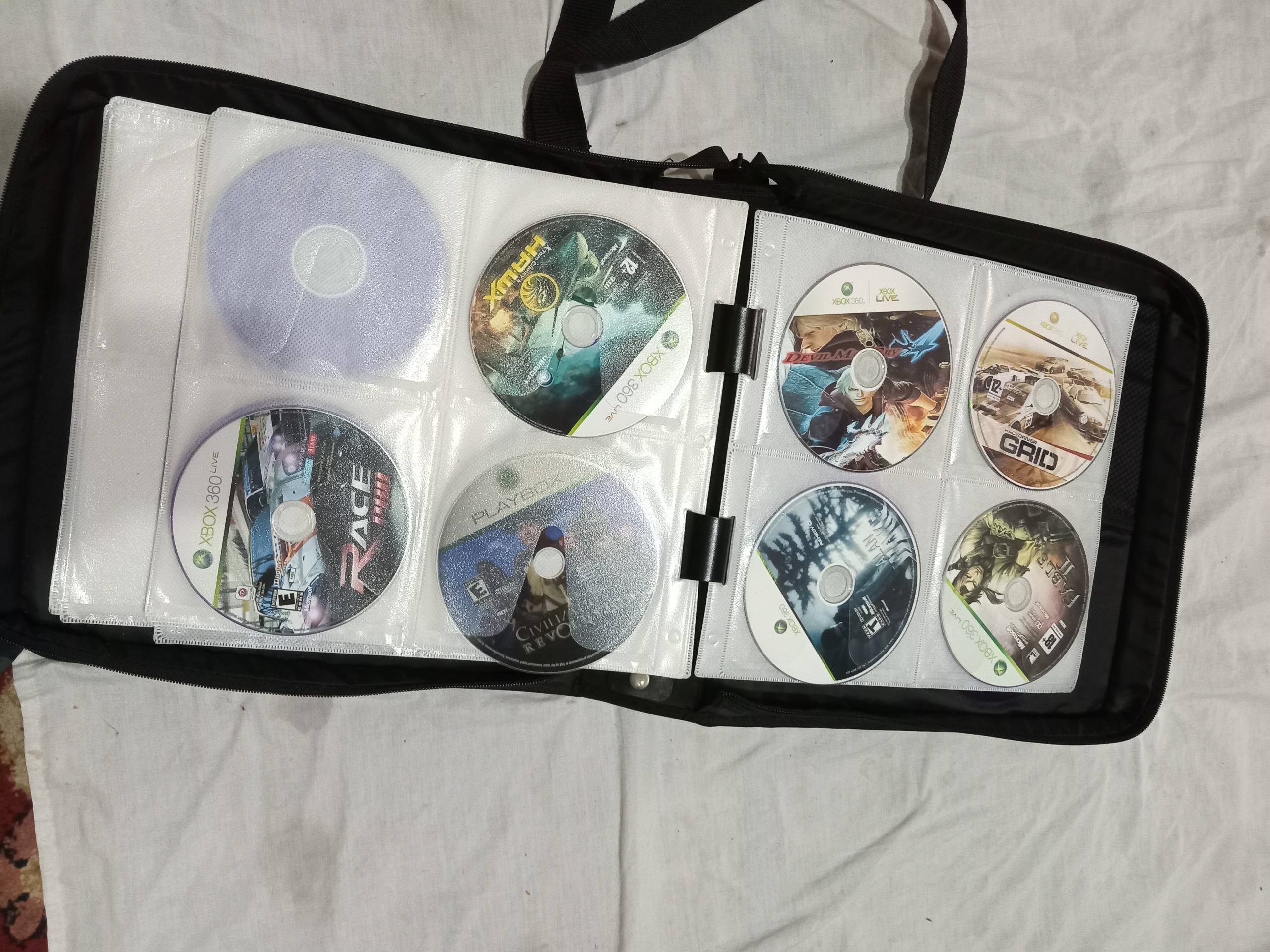 کیف بزرگ همراه با بازی ها xbox