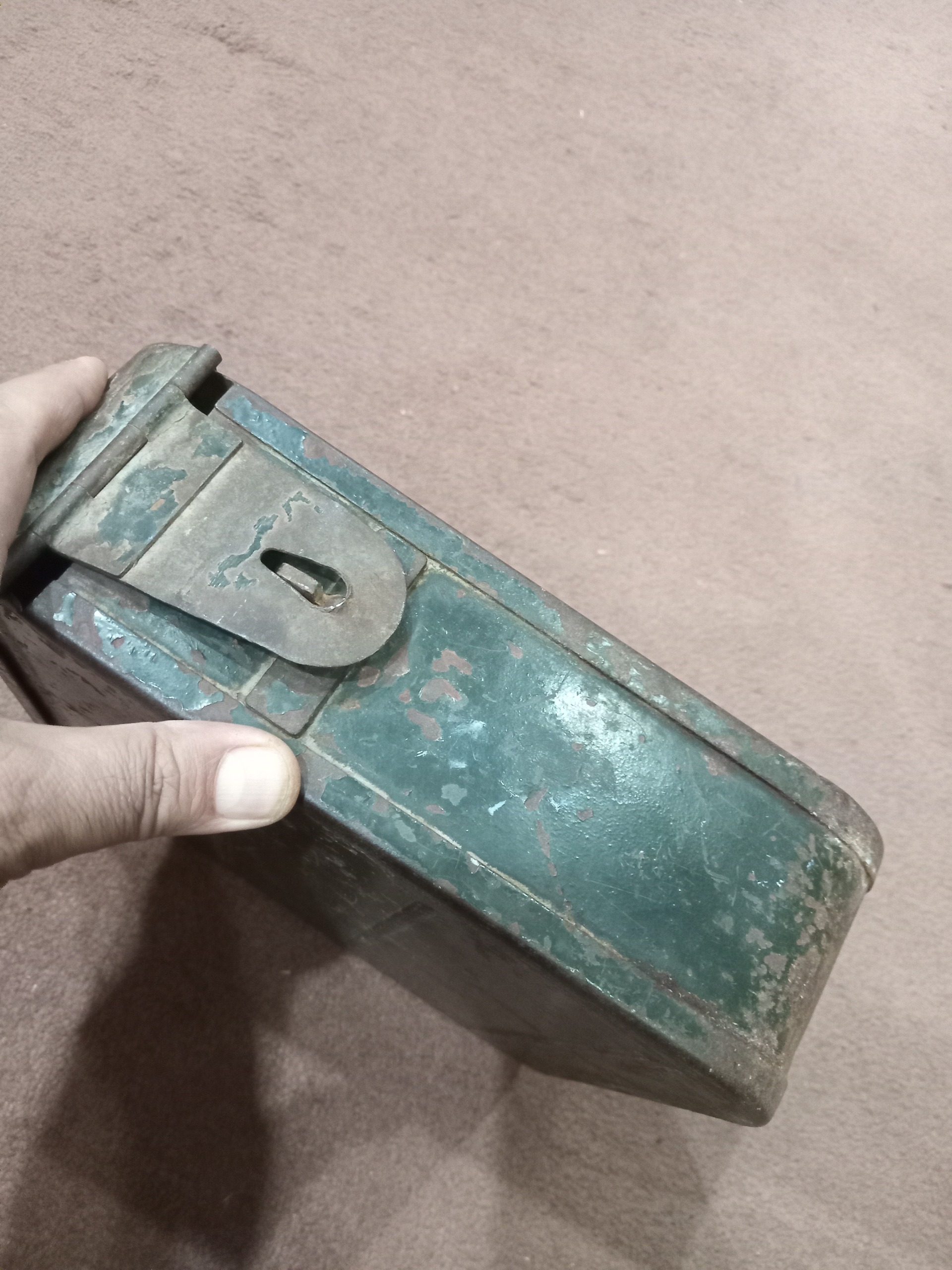 جعبه مهمات قدیمی