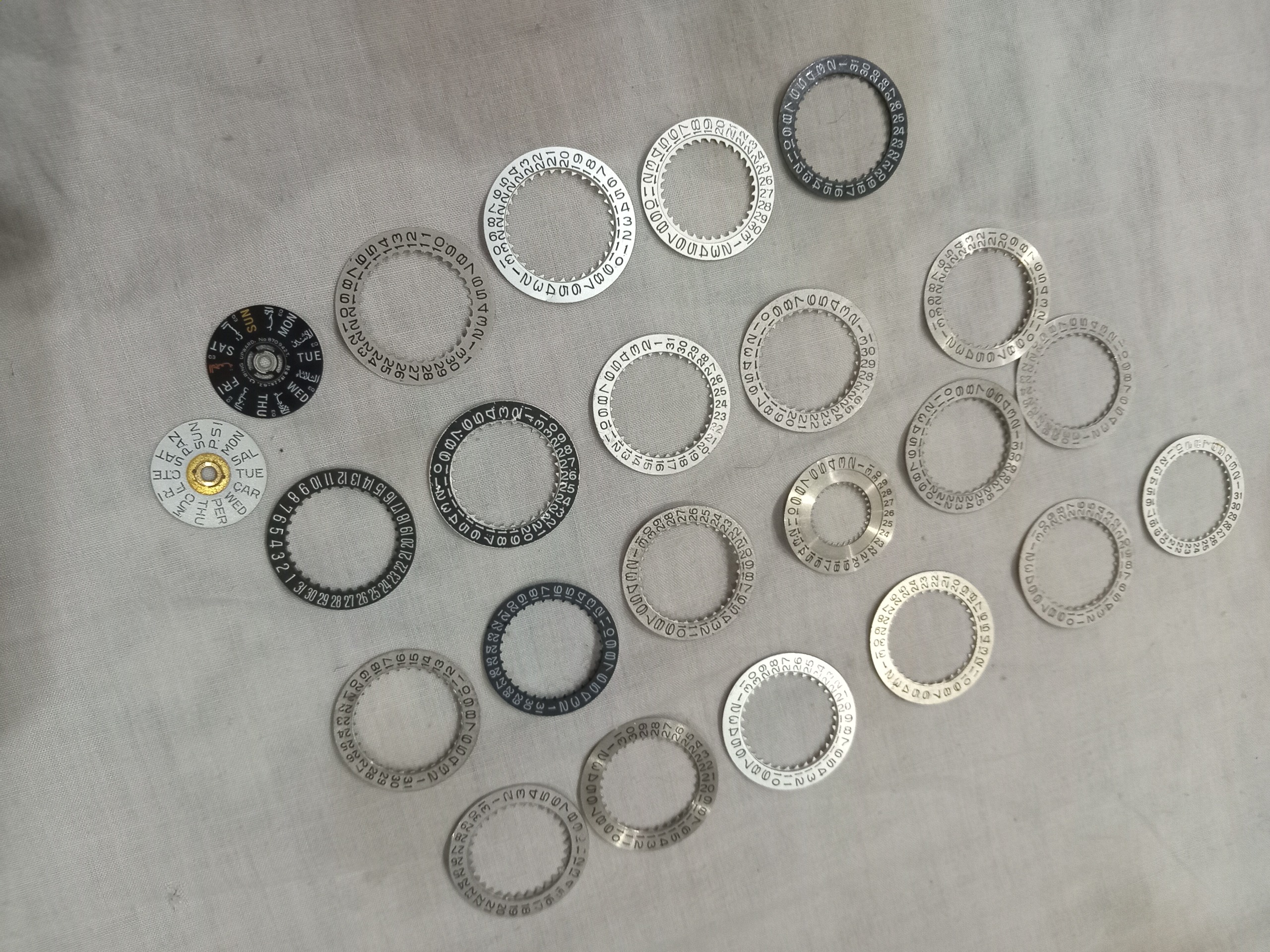 قطعات  تقویم ساعت  قدیمی