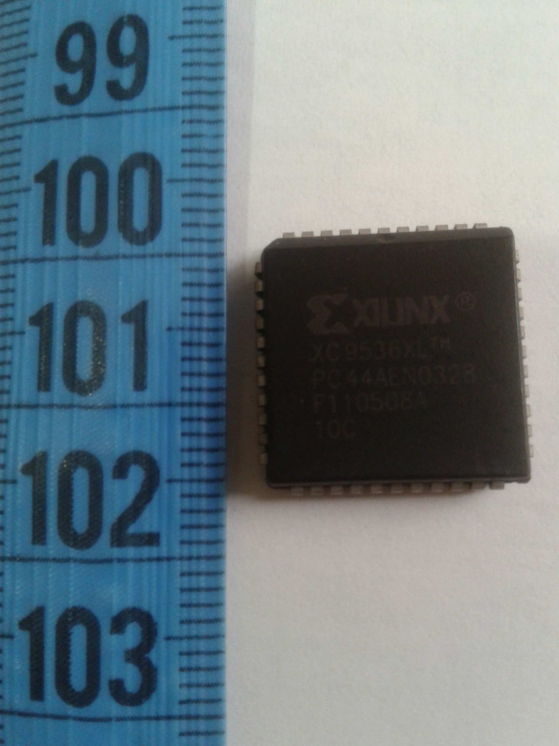 CPLD FPGA XILINX XC9536XL PC44