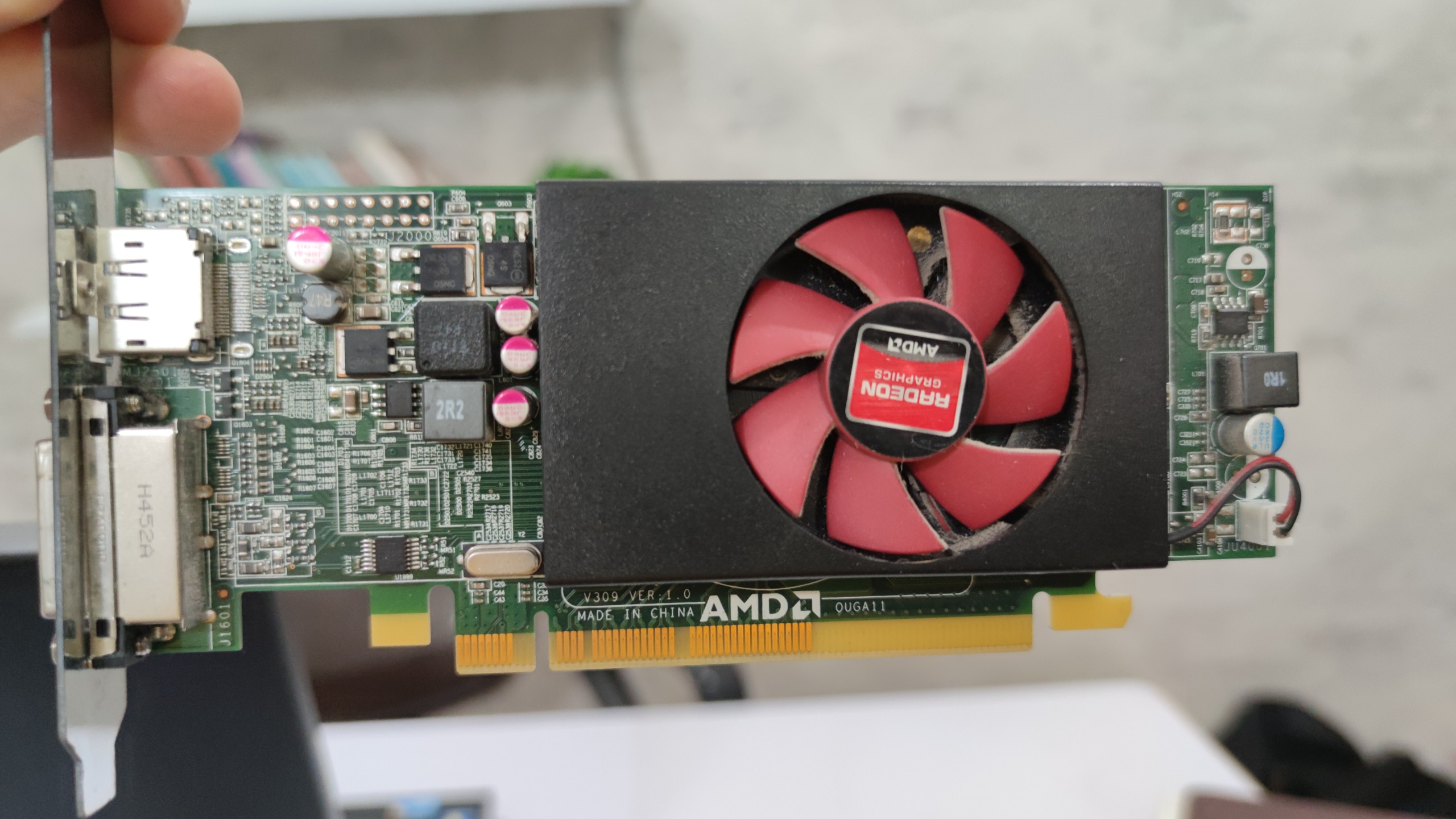 گرافیک R5240 AMD
