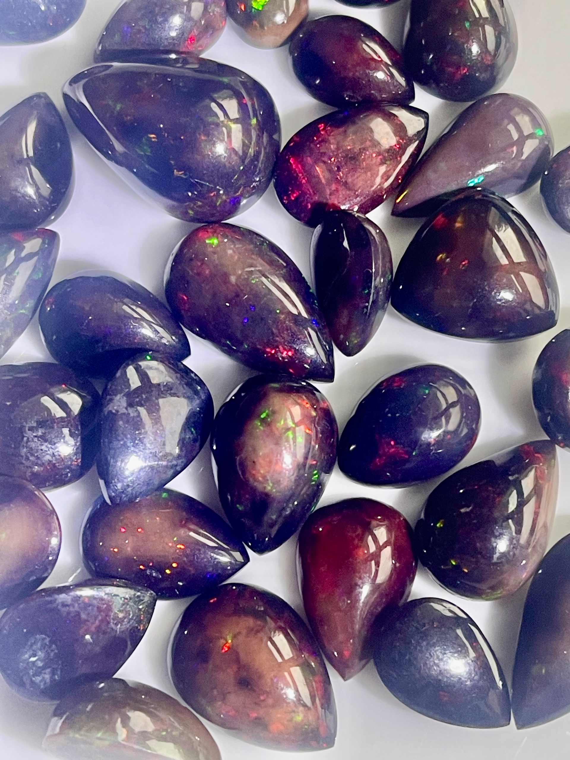 اپال سیاه 100 قیراط