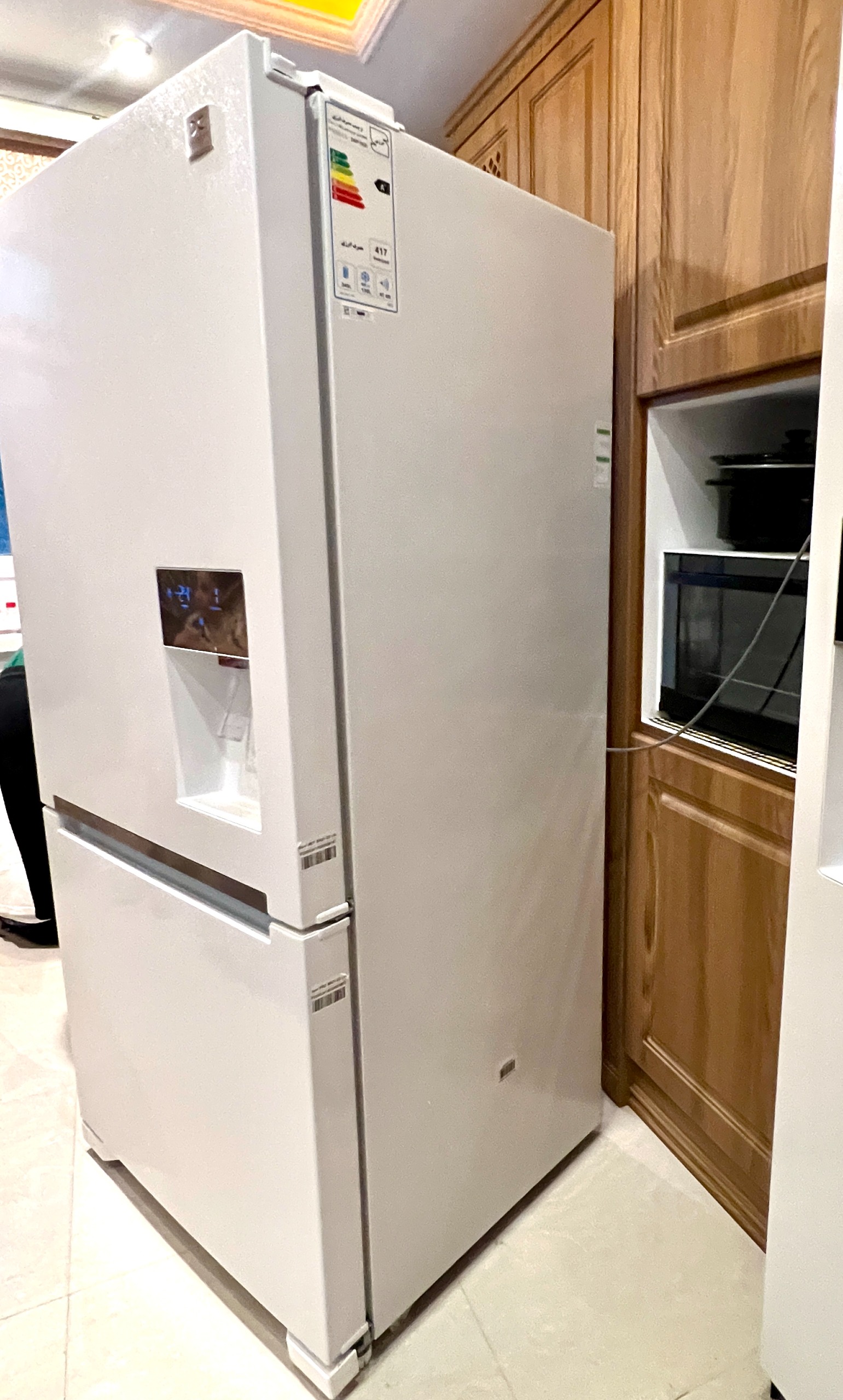 یخچال فریزر دوو مدل D4BF-0028LWسفید،تمیز و کم مصرف